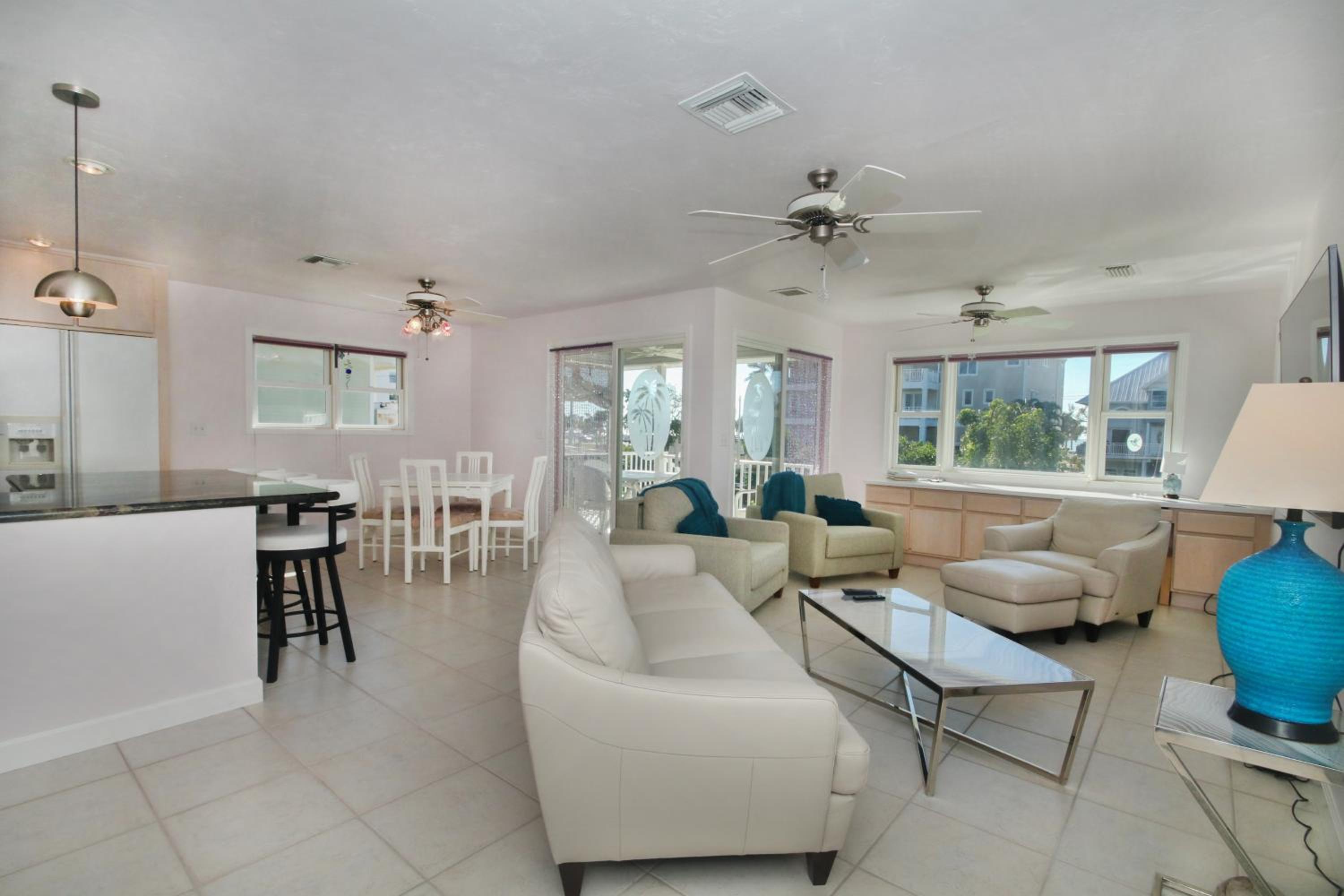 One-Bedroom House photo 1
