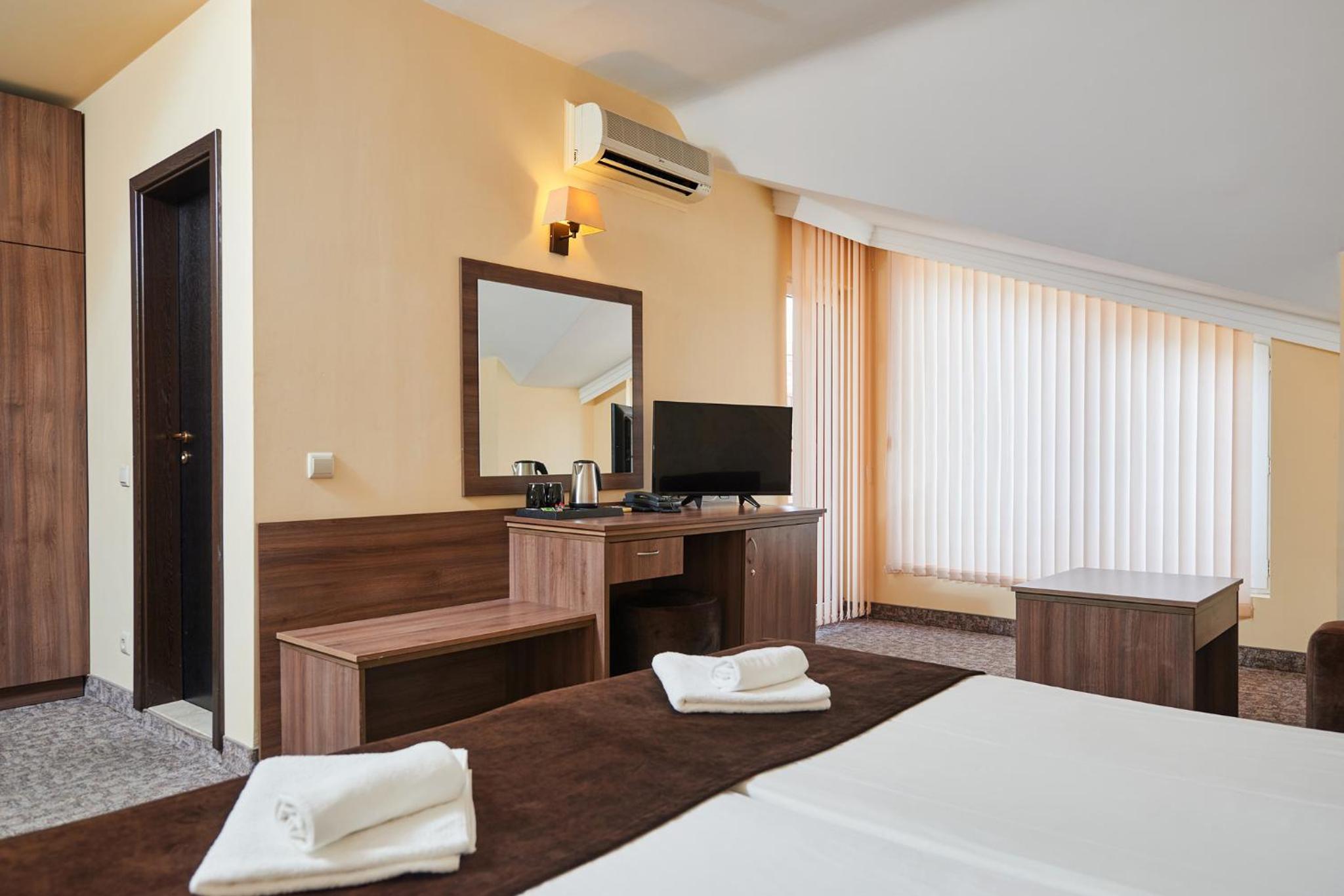 Double or Twin Room (2 Adults + 1 Child ) photo 2