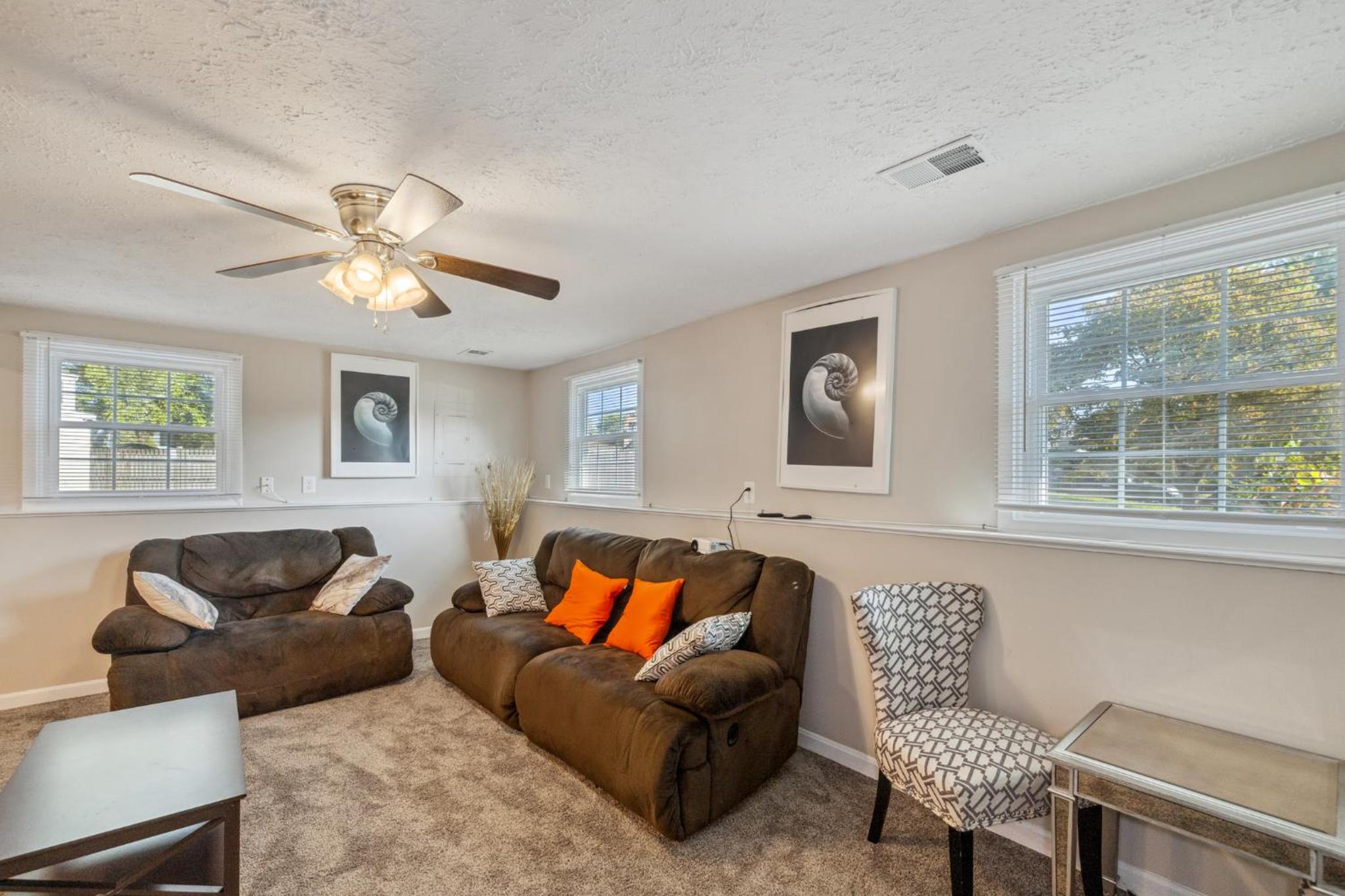 Three-Bedroom House photo 2