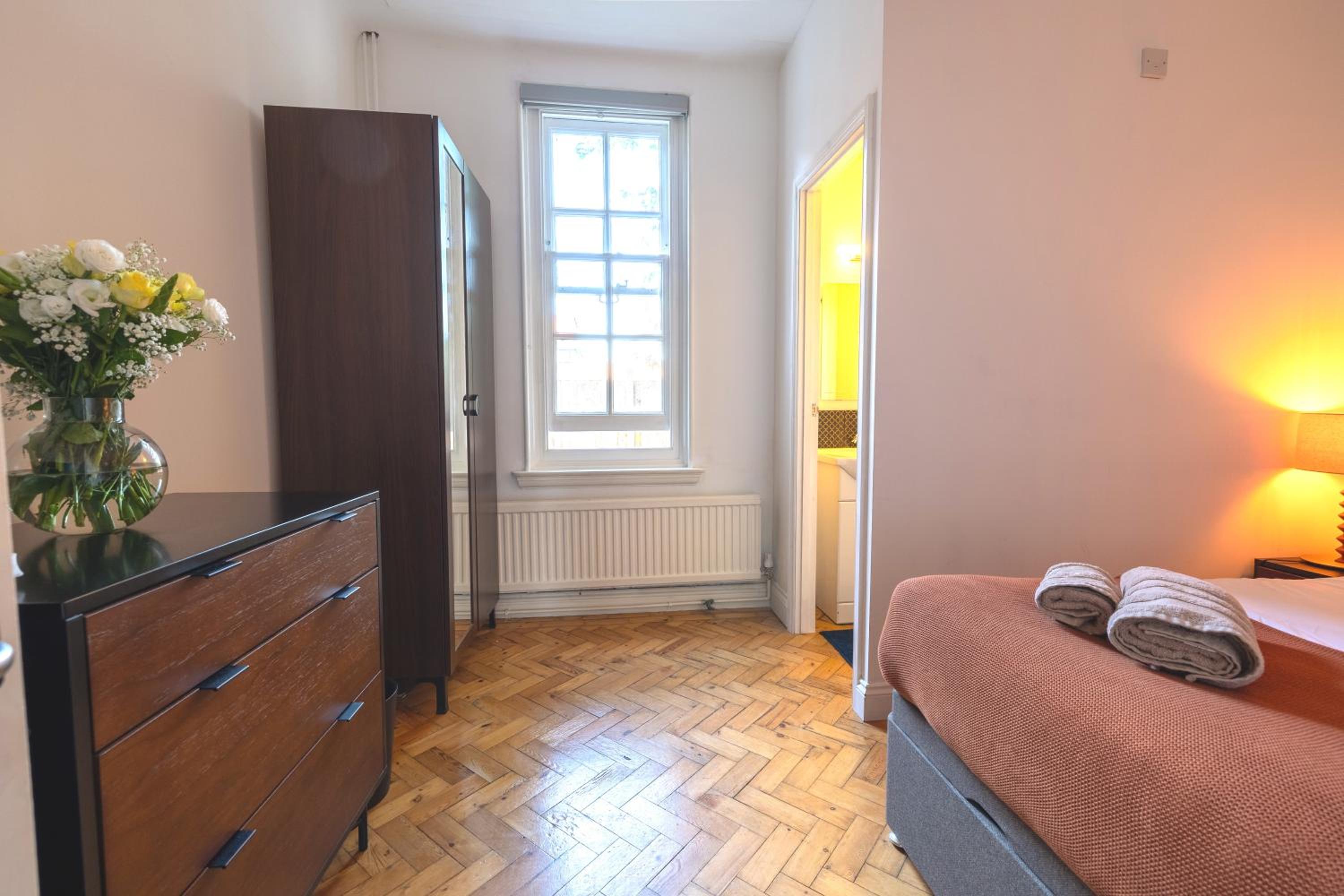 Deluxe Double Room with Shower photo 2