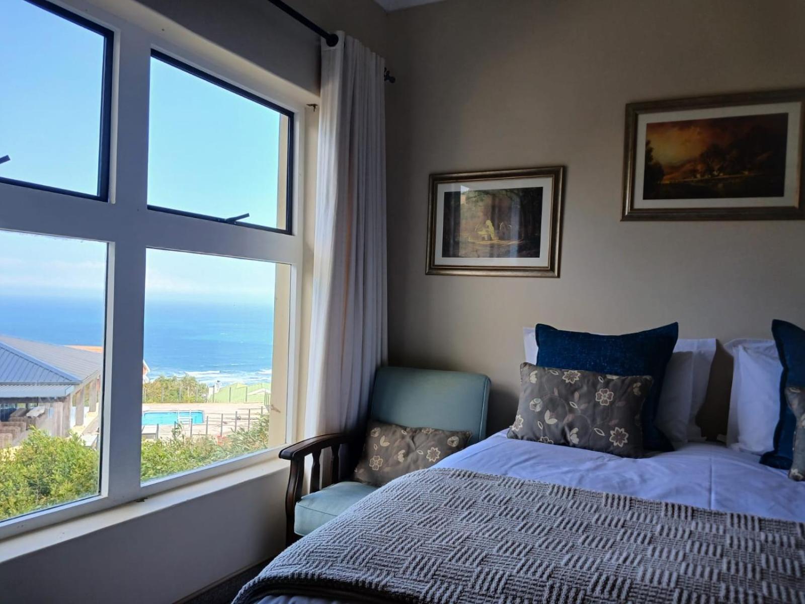 Three-Bedroom Villa photo 2