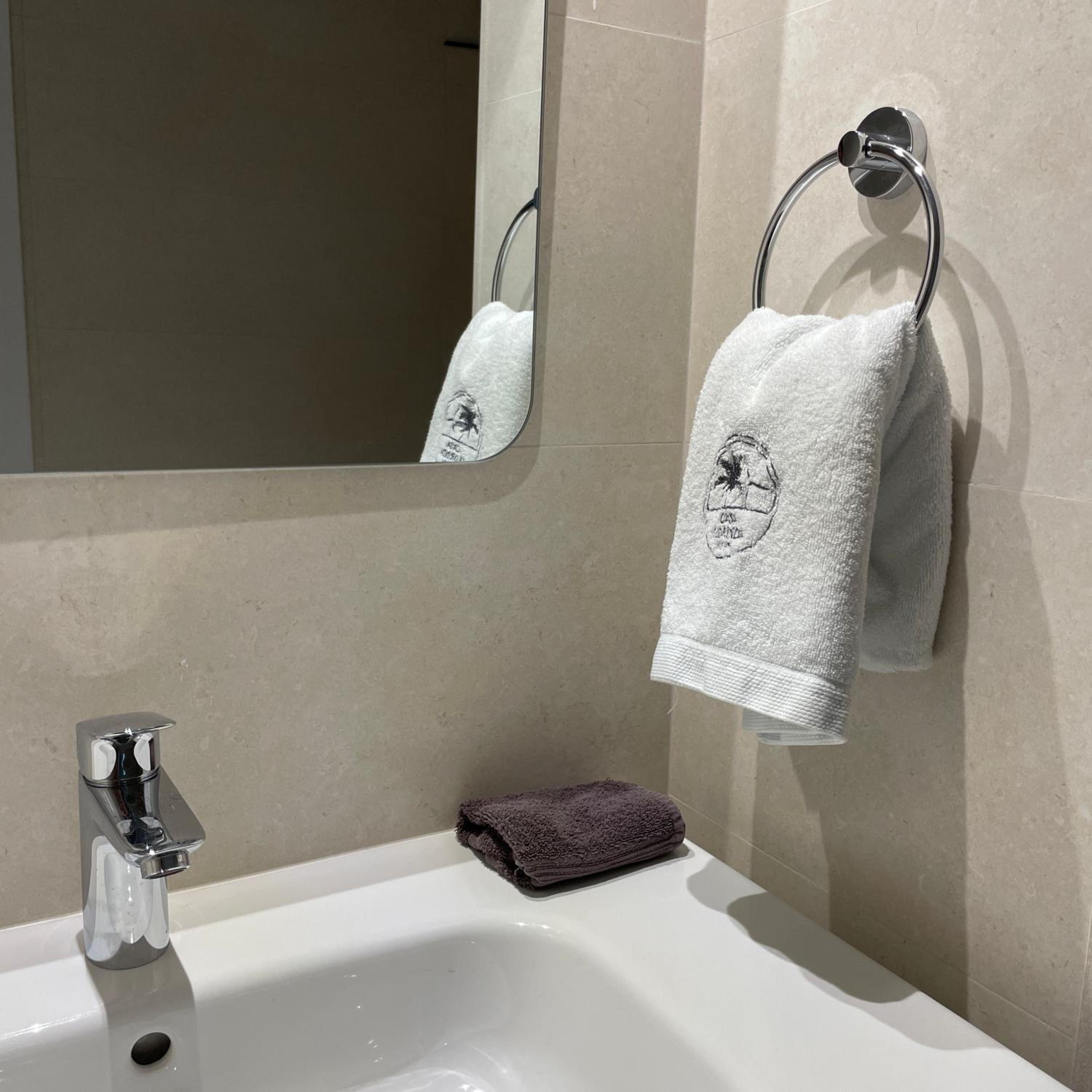 Large Double or Twin Room photo 3