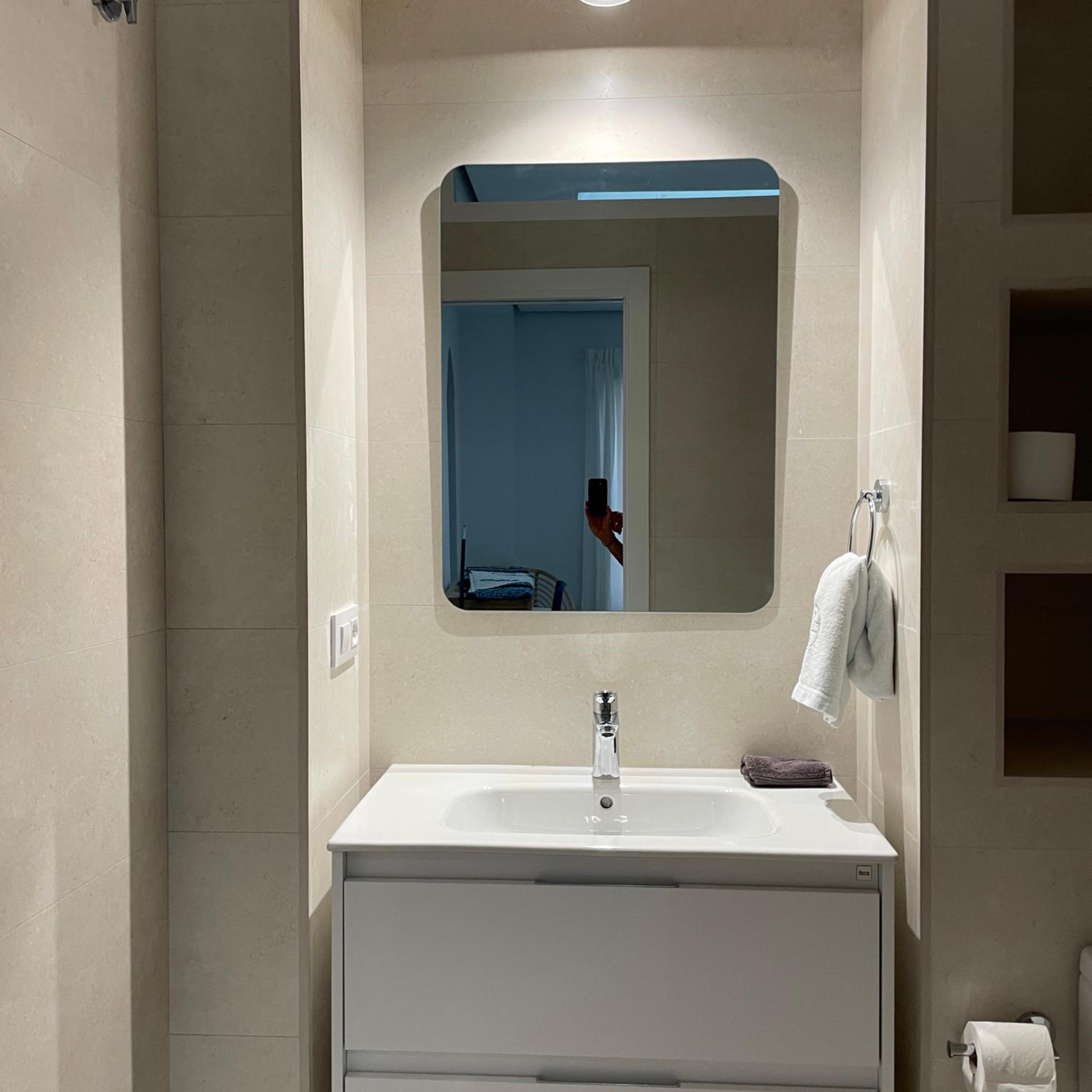 Large Double or Twin Room photo 2