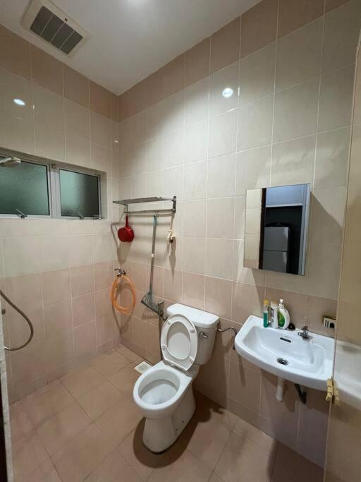 Four-Bedroom House photo 3