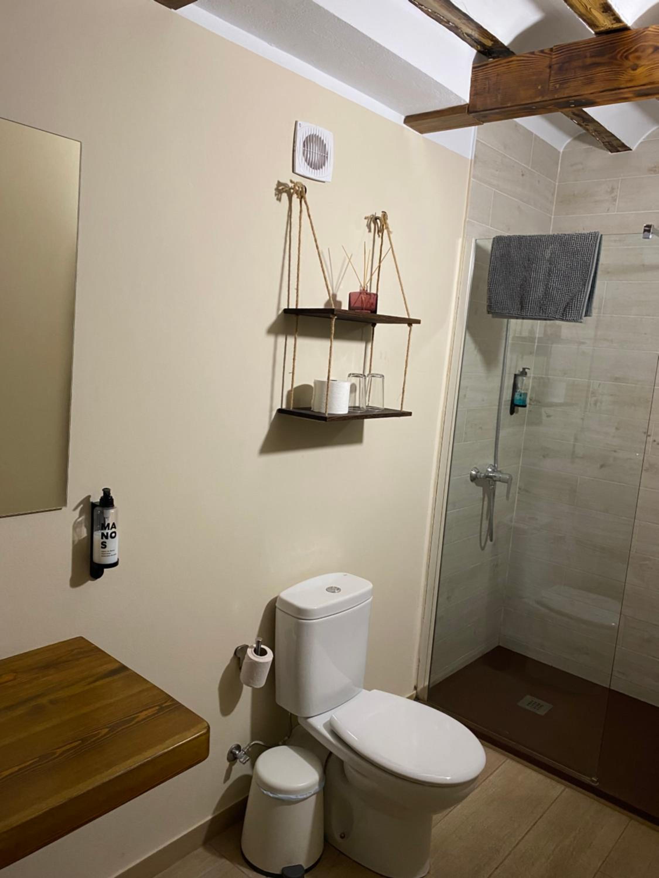 Double Room - Photo 5