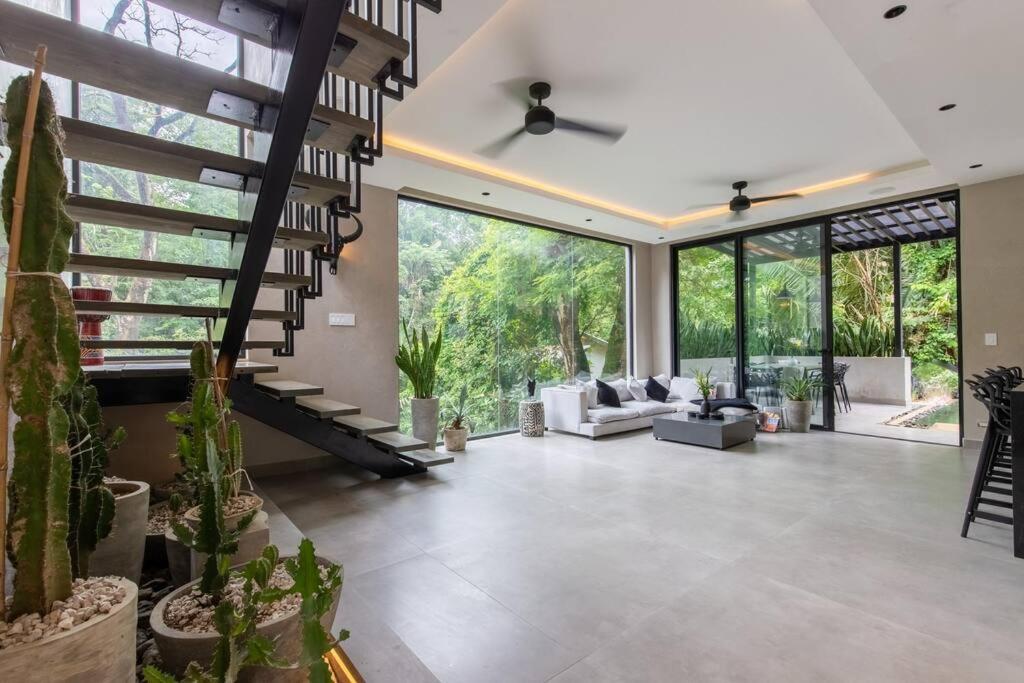 Villa photo 2