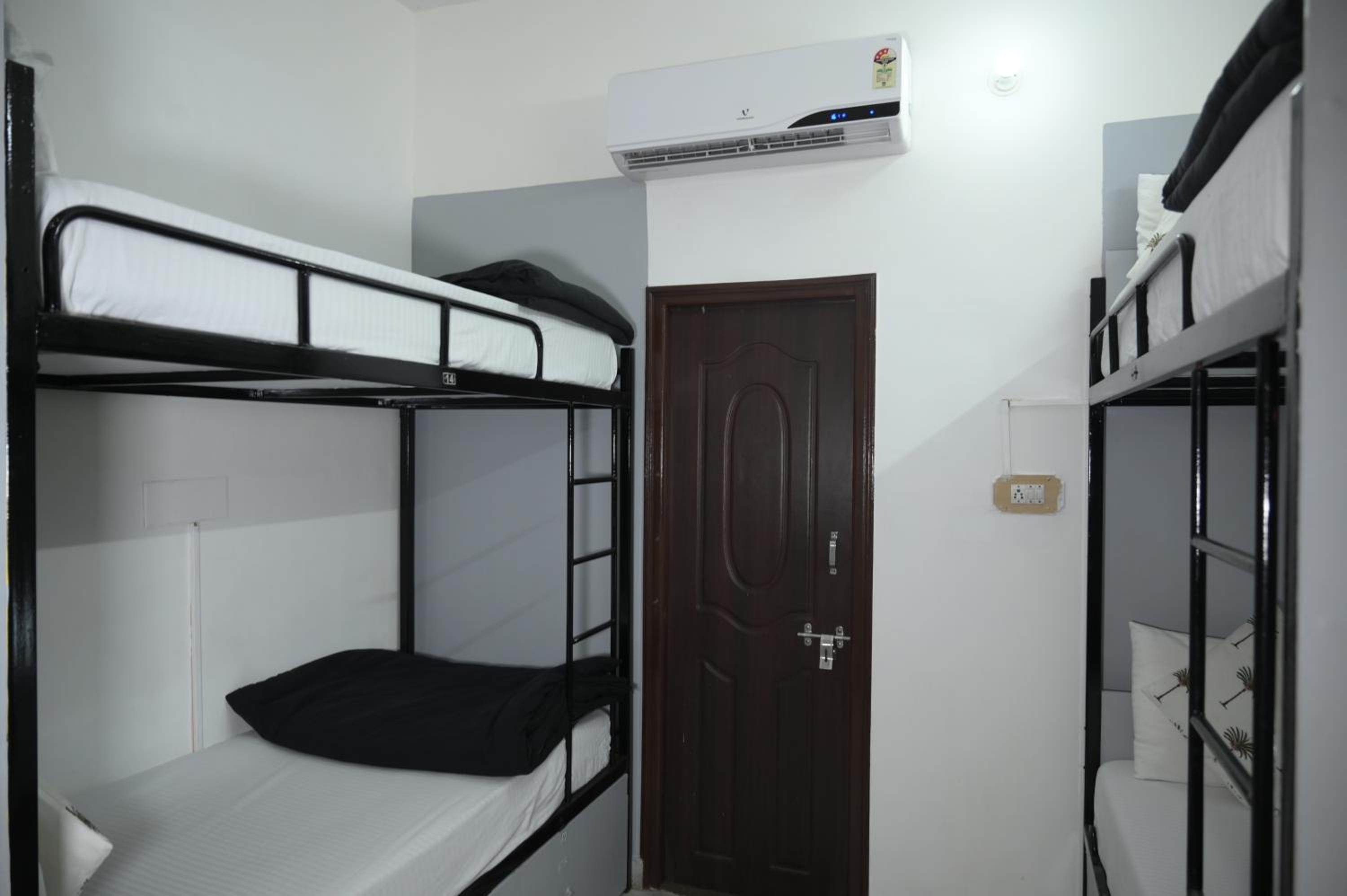 Bed in 4-Bed Mixed Dormitory Room