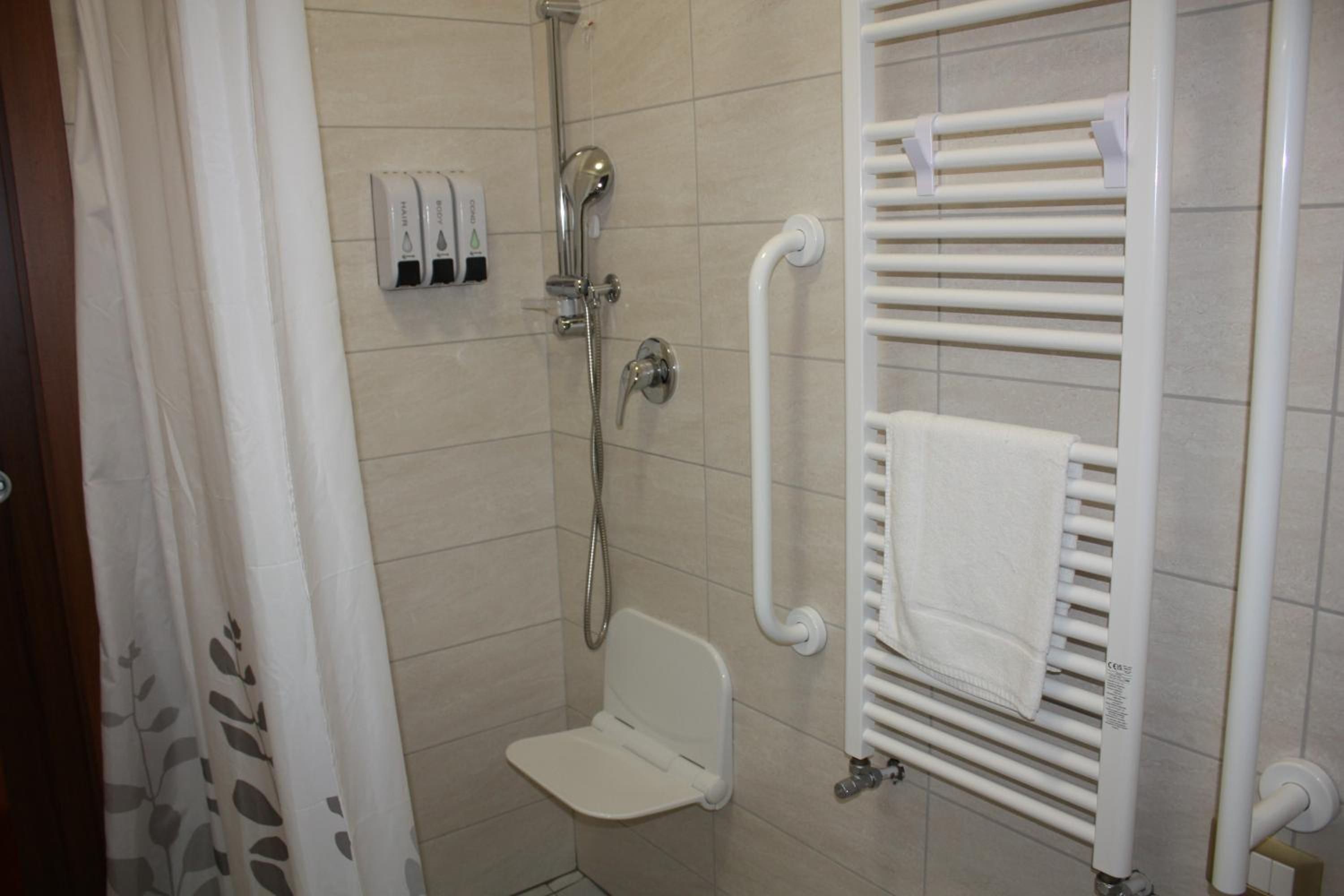 Double Room - Disability Access photo 2