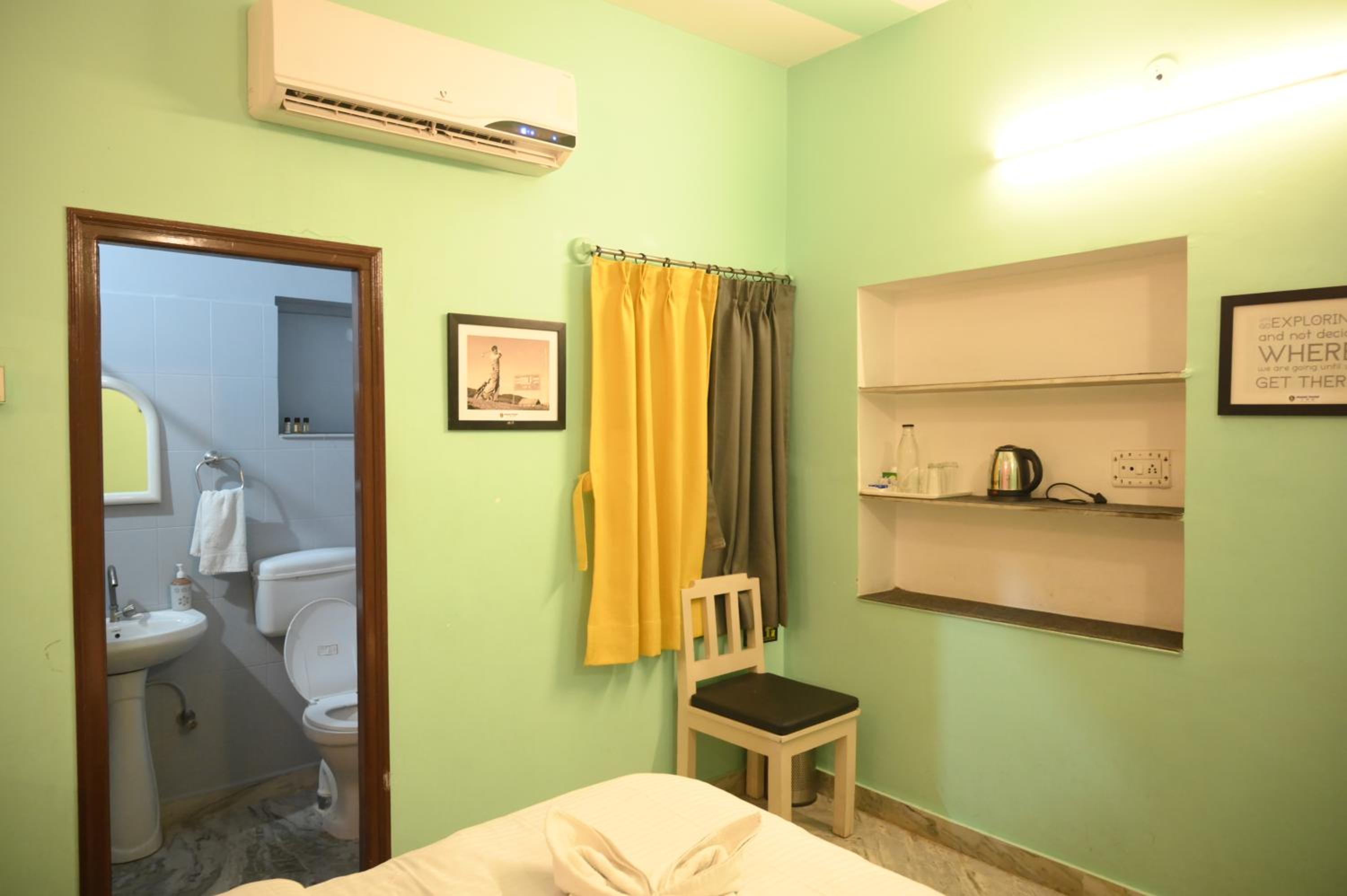 Deluxe Room - Photo 7
