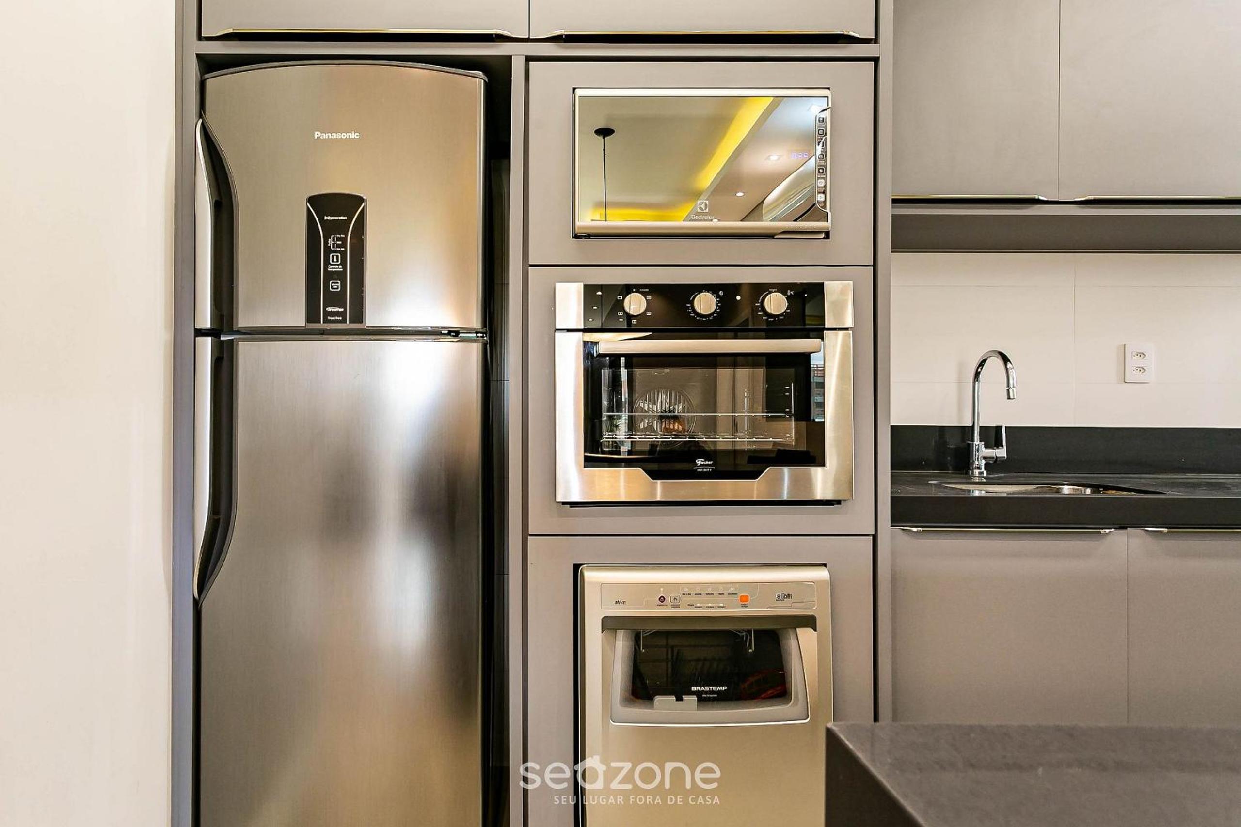 Three-Bedroom Apartment - Photo 23