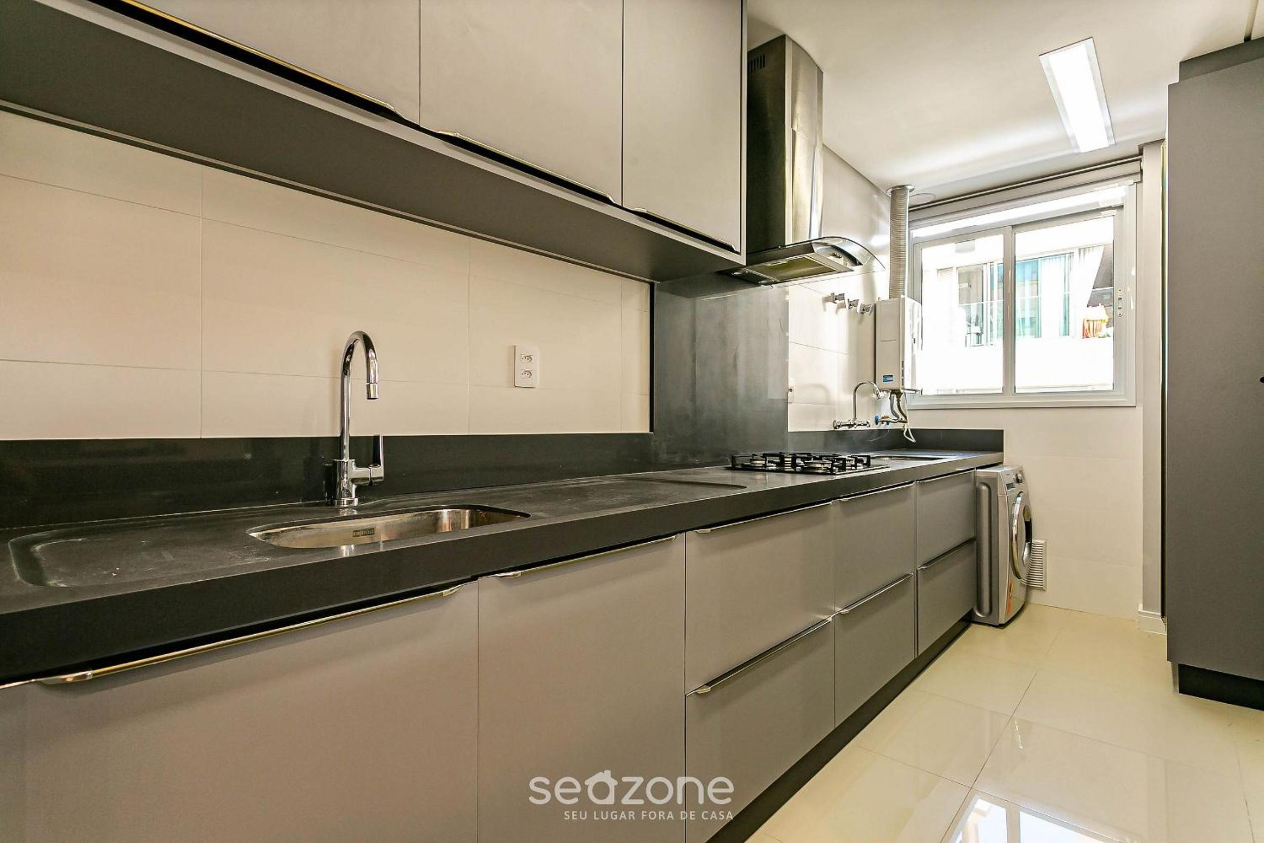 Three-Bedroom Apartment - Photo 22