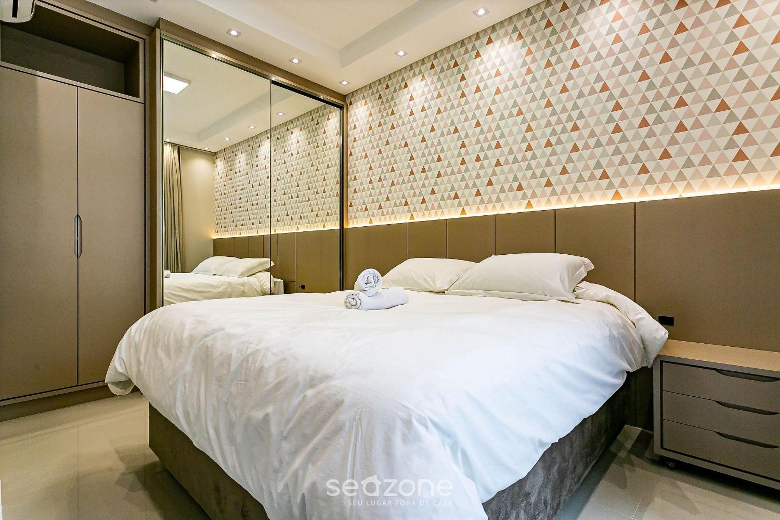 Three-Bedroom Apartment - Photo 21