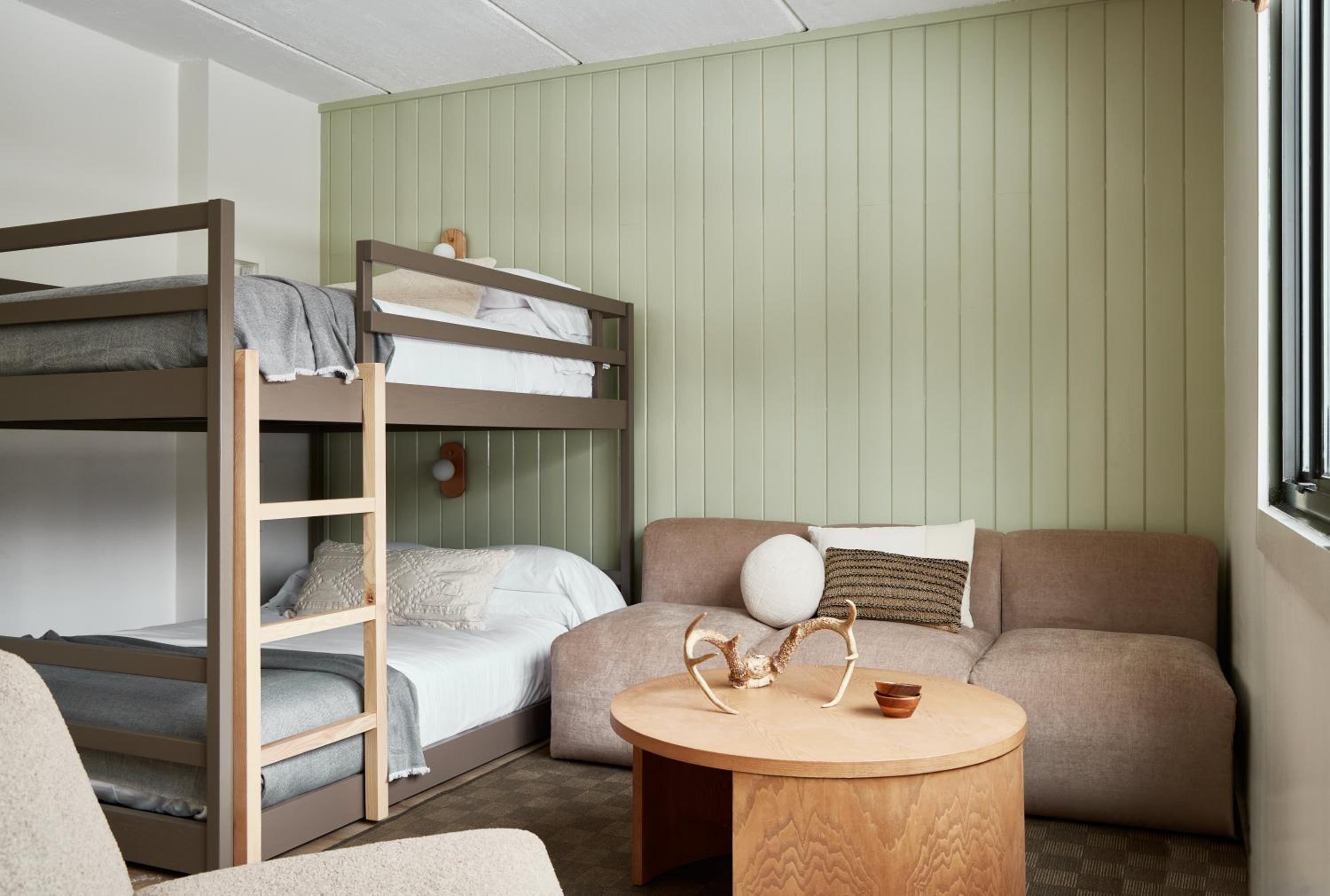 Queen Bunk - Photo 1