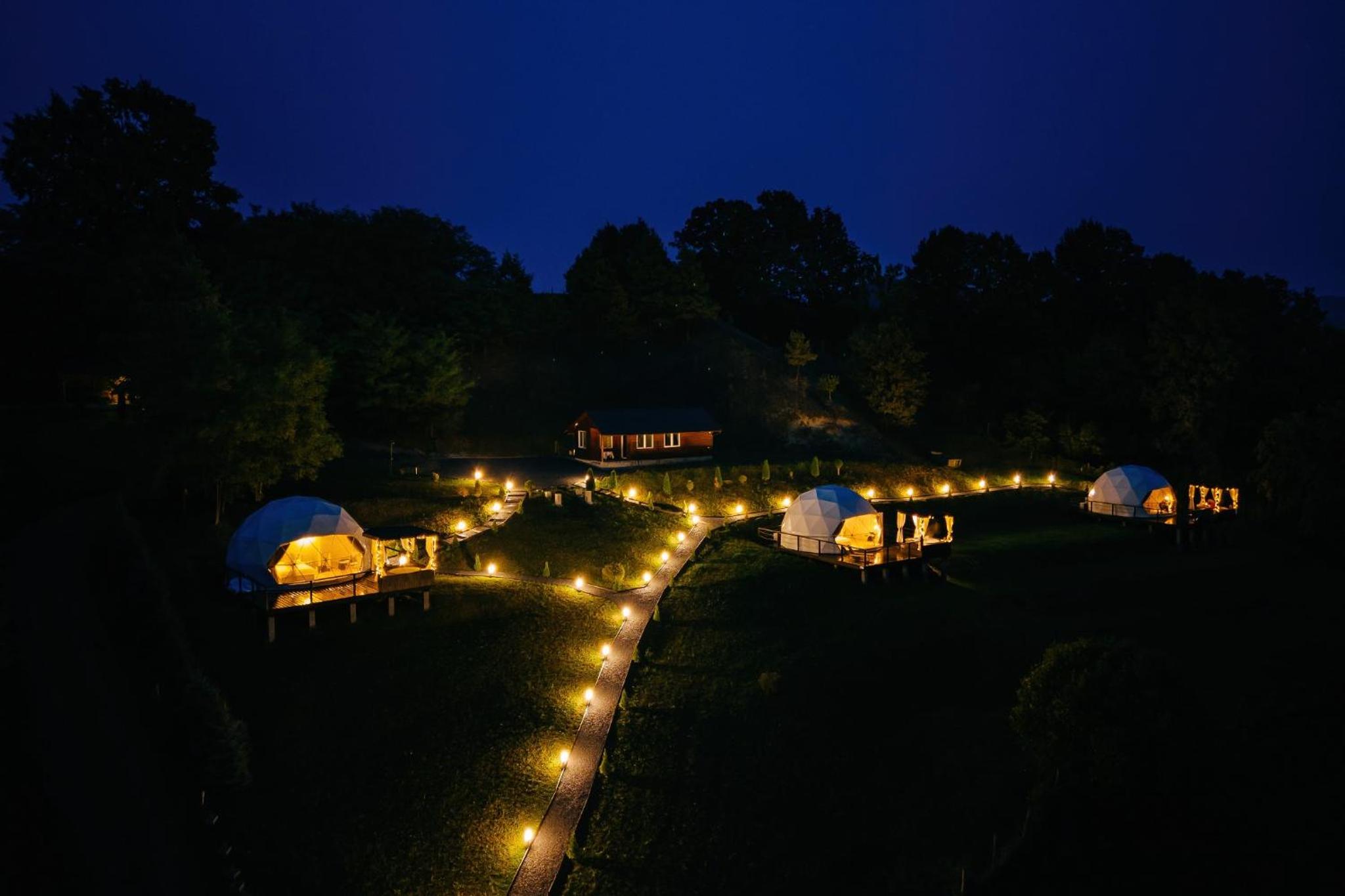 Tent 2 photo 2