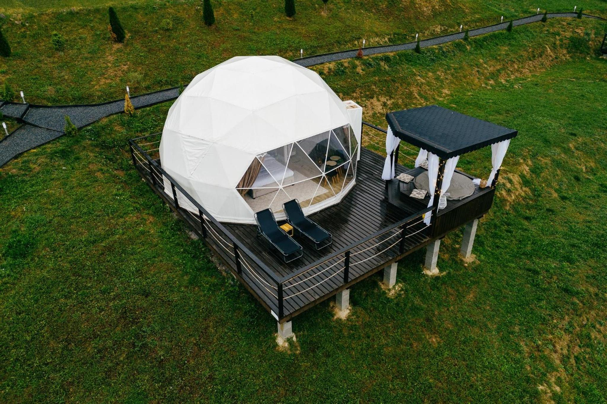 Tent 2 photo 3