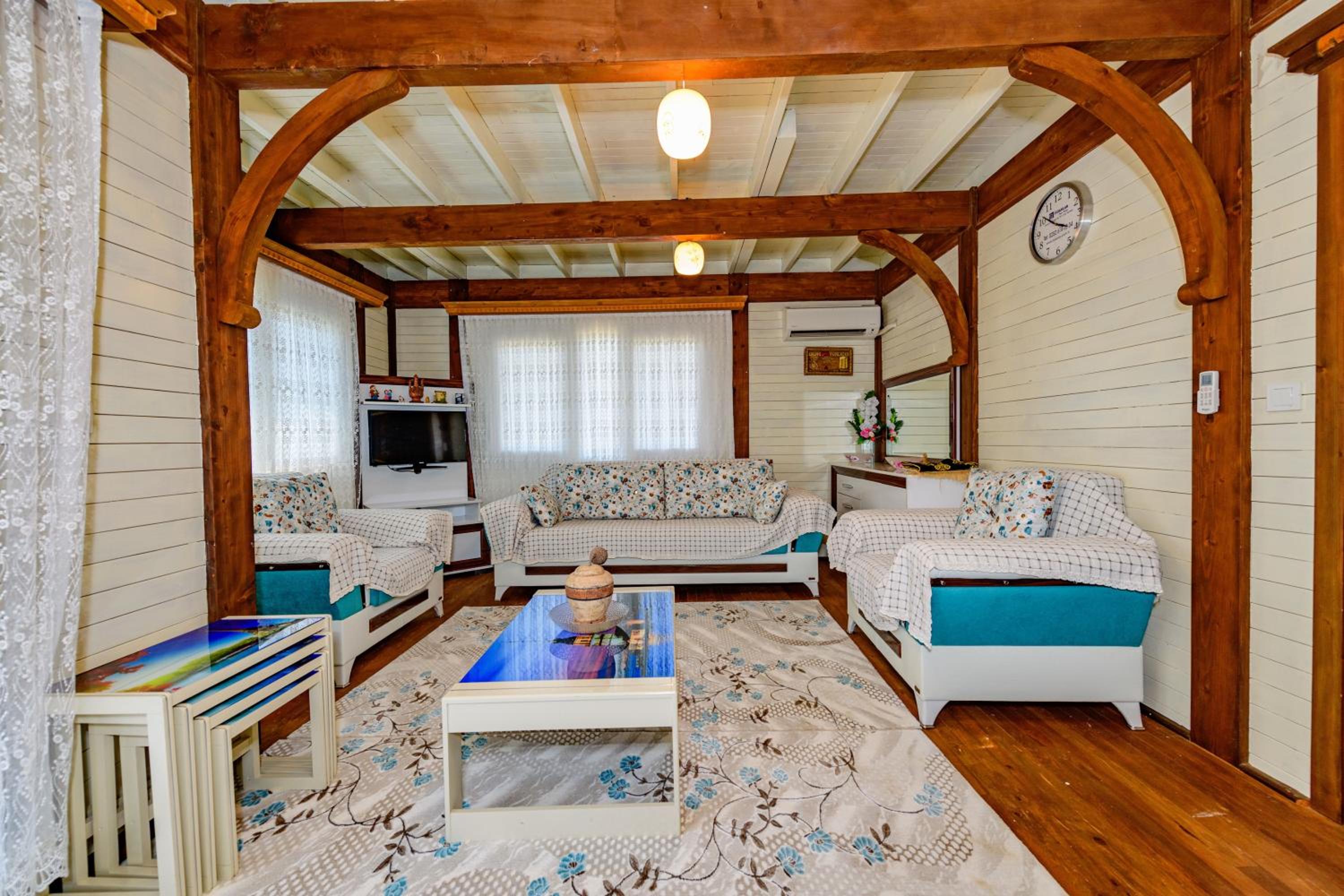 Three-Bedroom Villa photo 3