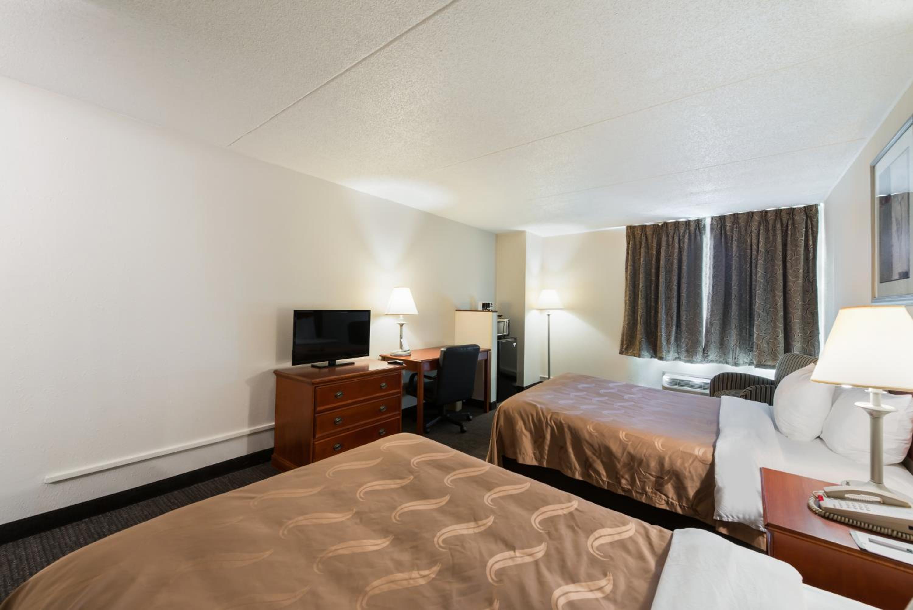 Suite with Two Double Beds - Accessible/Non-Smoking photo 3