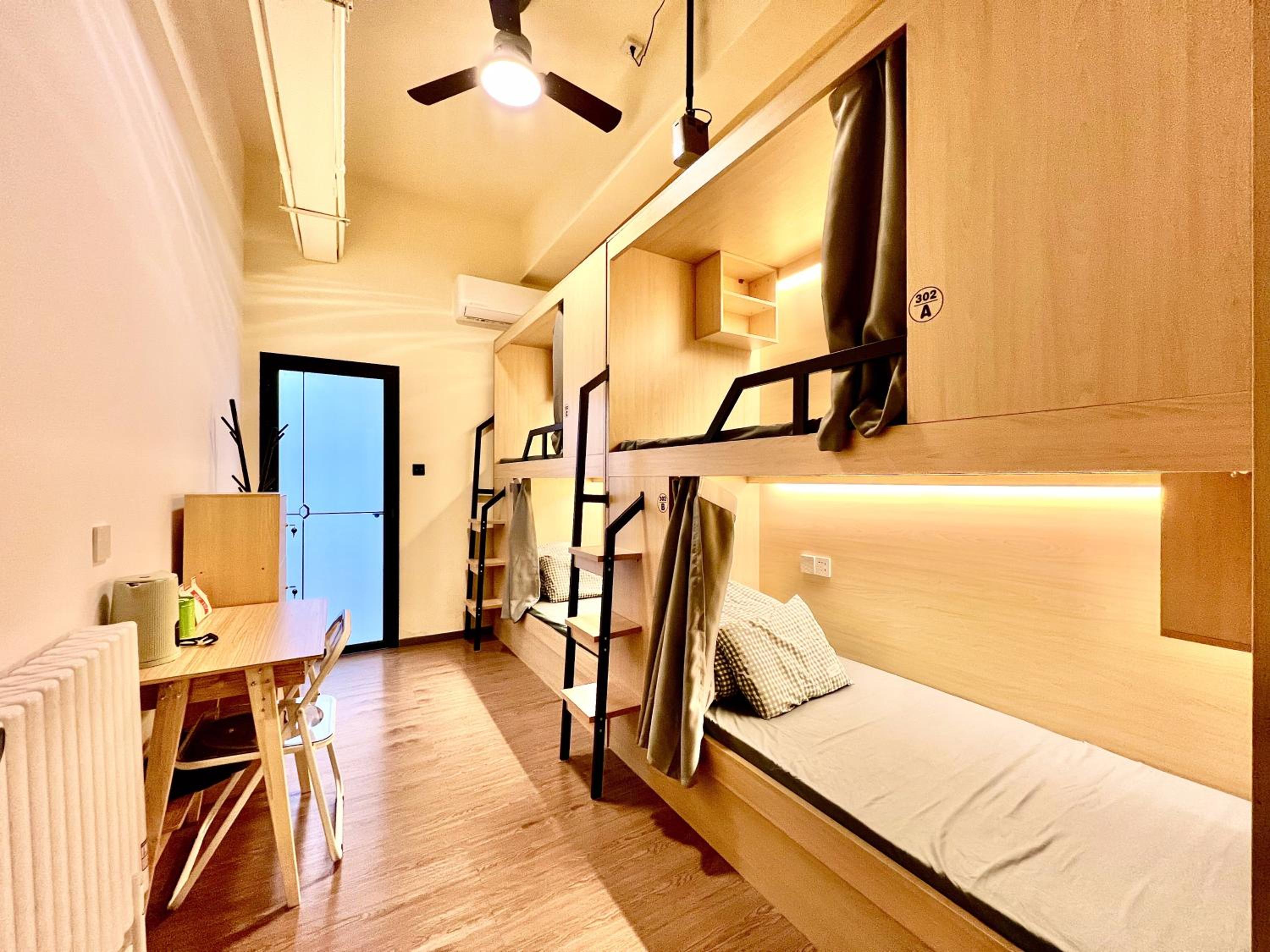 Quadruple Room with Private Bathroom