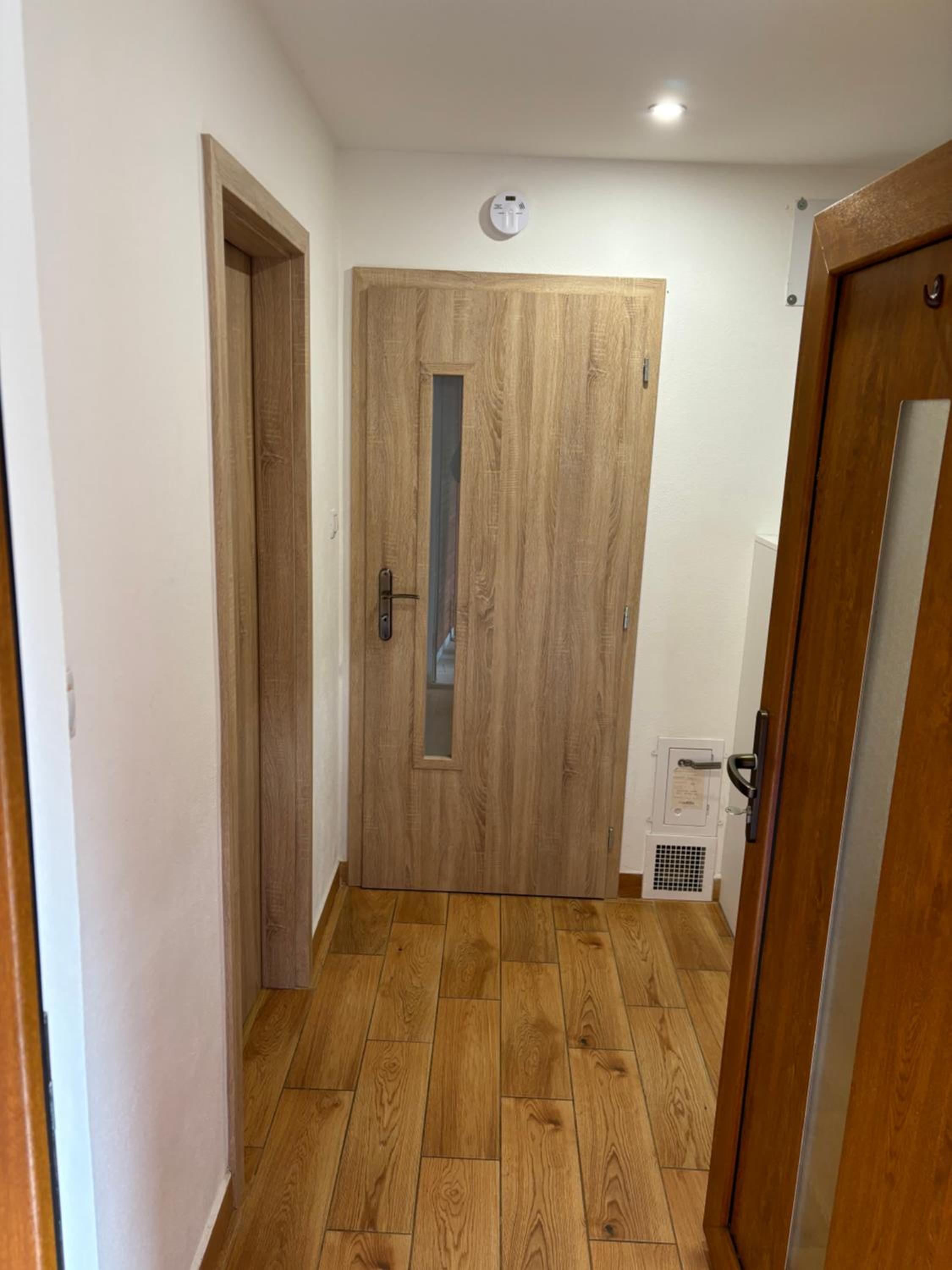 One-Bedroom Apartment - Photo 1