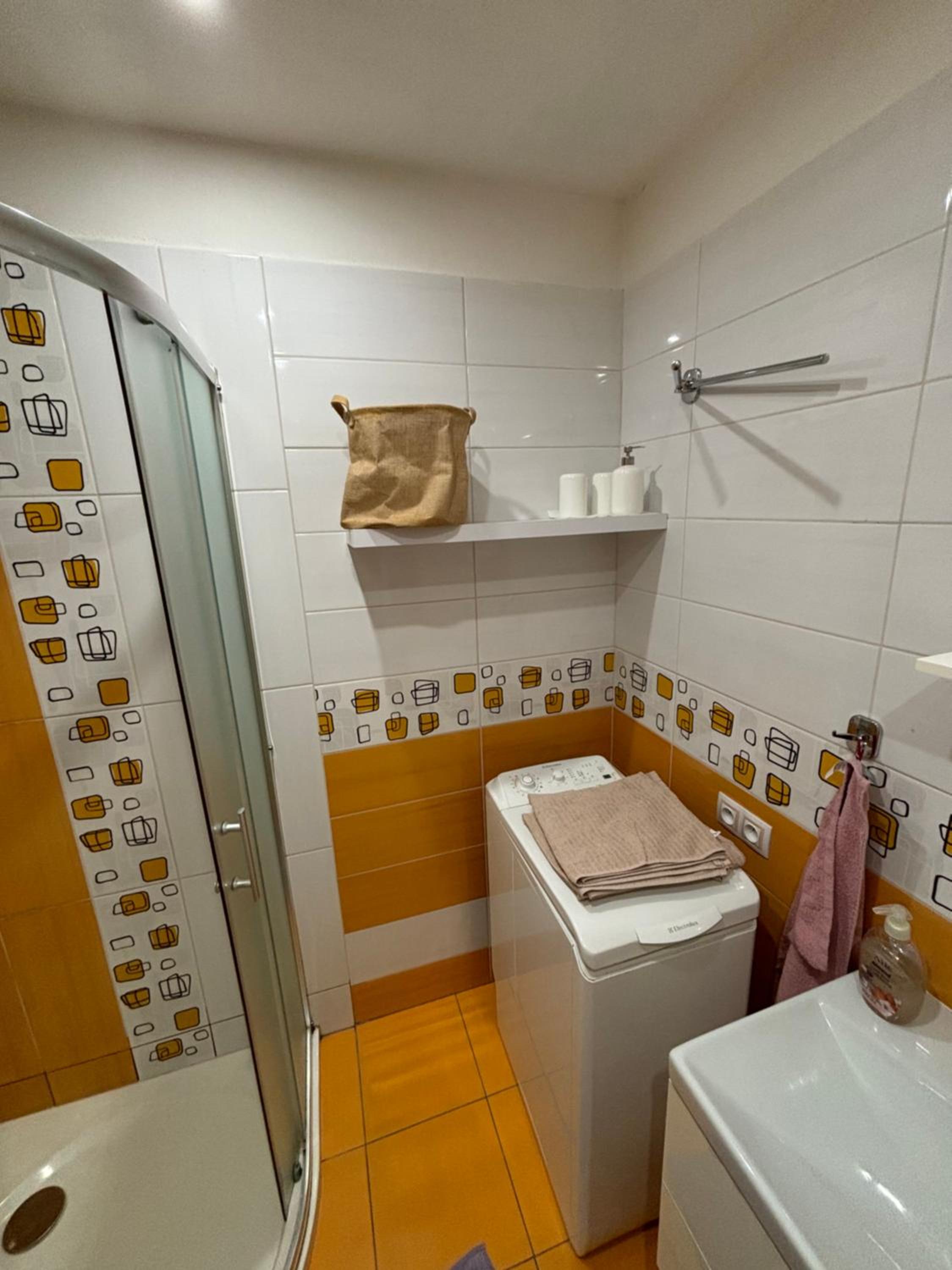 One-Bedroom Apartment - Photo 5
