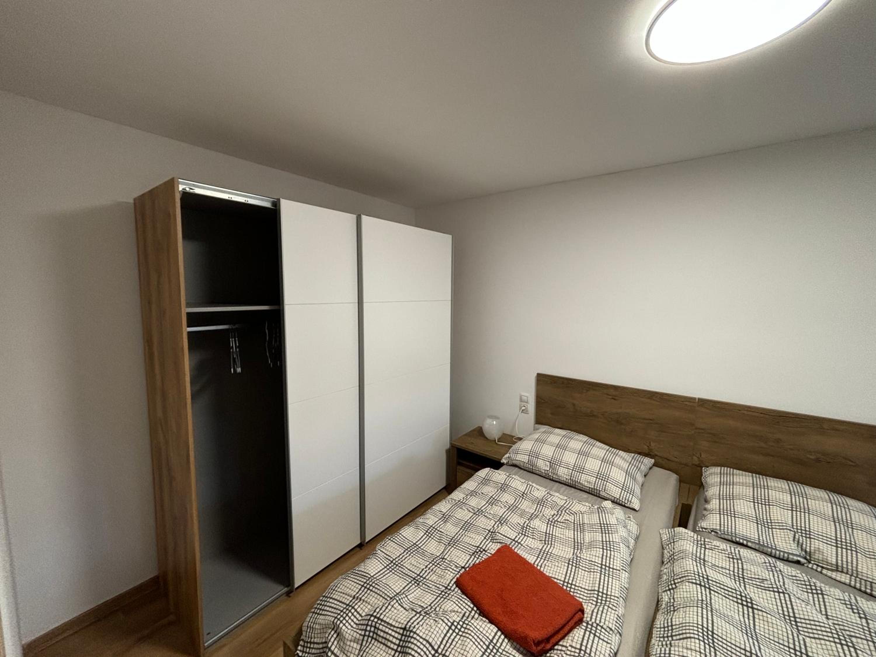 One-Bedroom Apartment - Photo 3