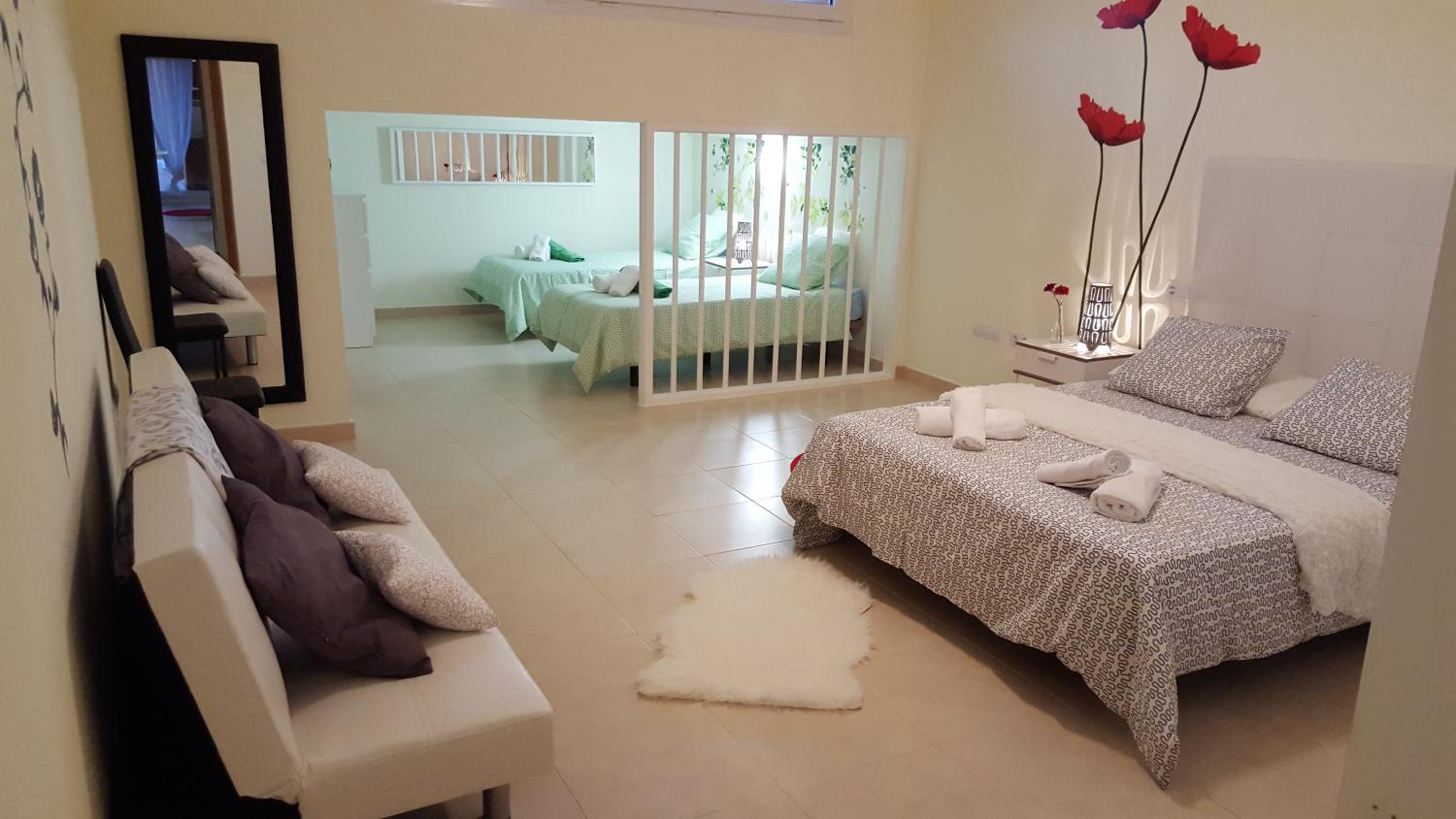 Apartamento con vista a la piscina