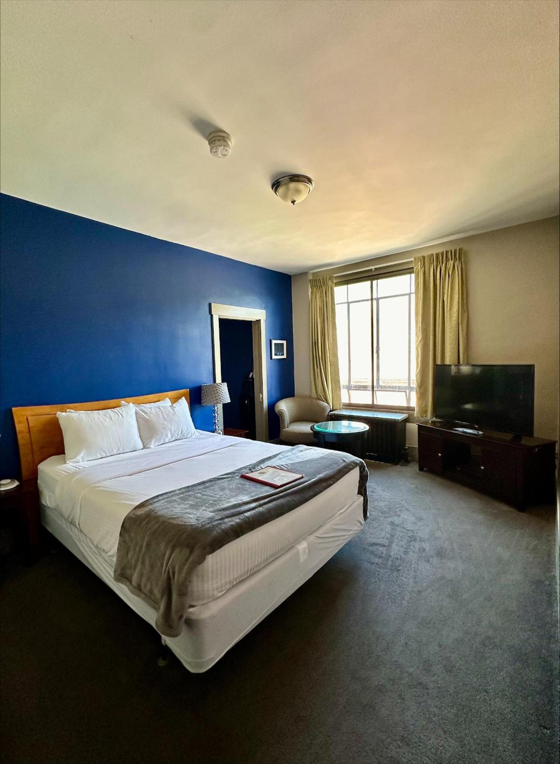 Two-Bedroom Suite - Photo 1