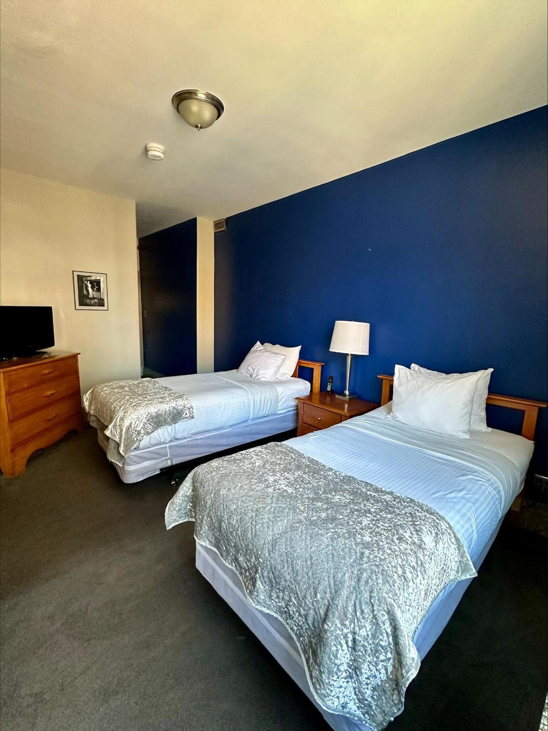 Two-Bedroom Suite - Photo 3