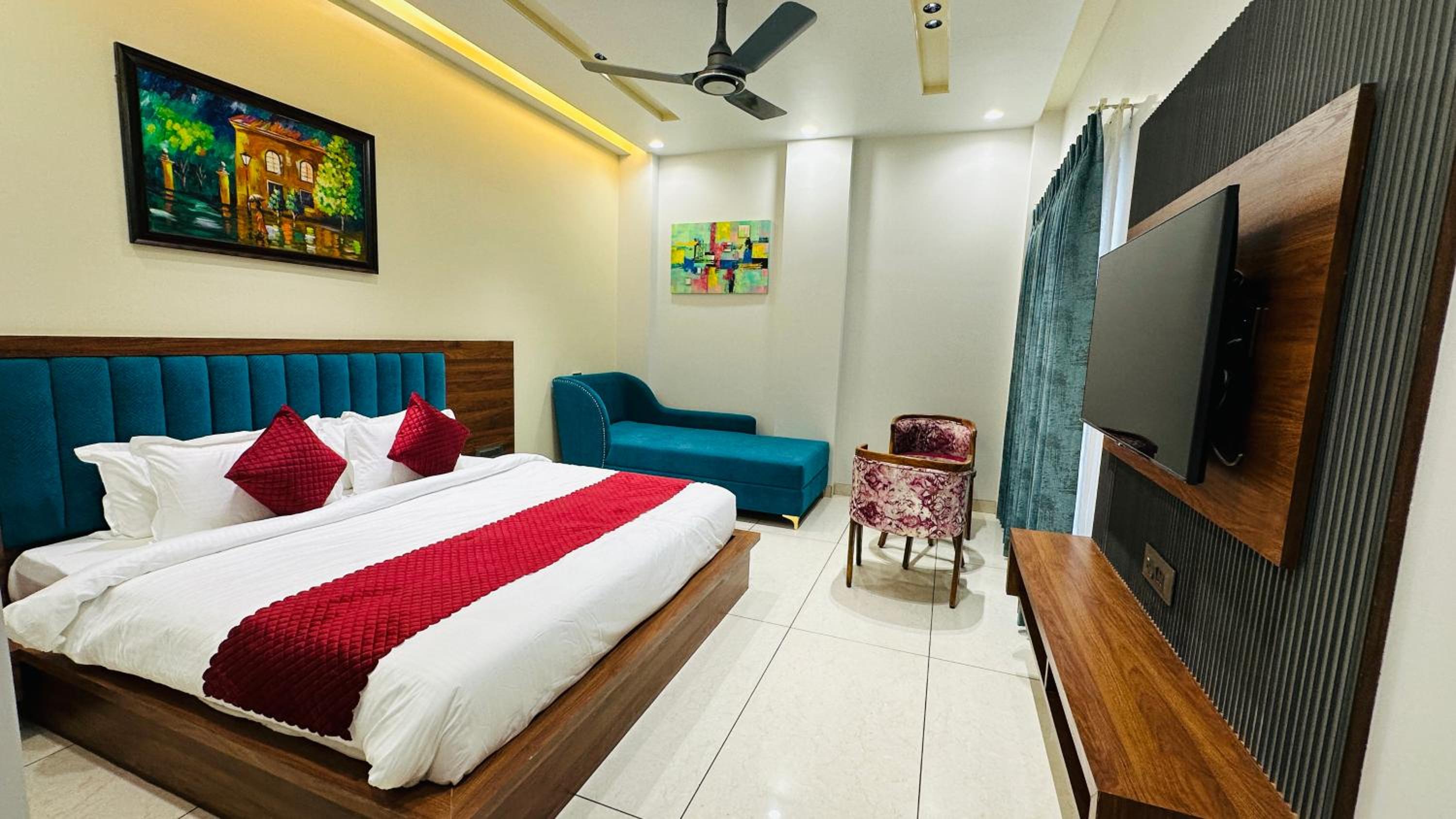 Deluxe King Room