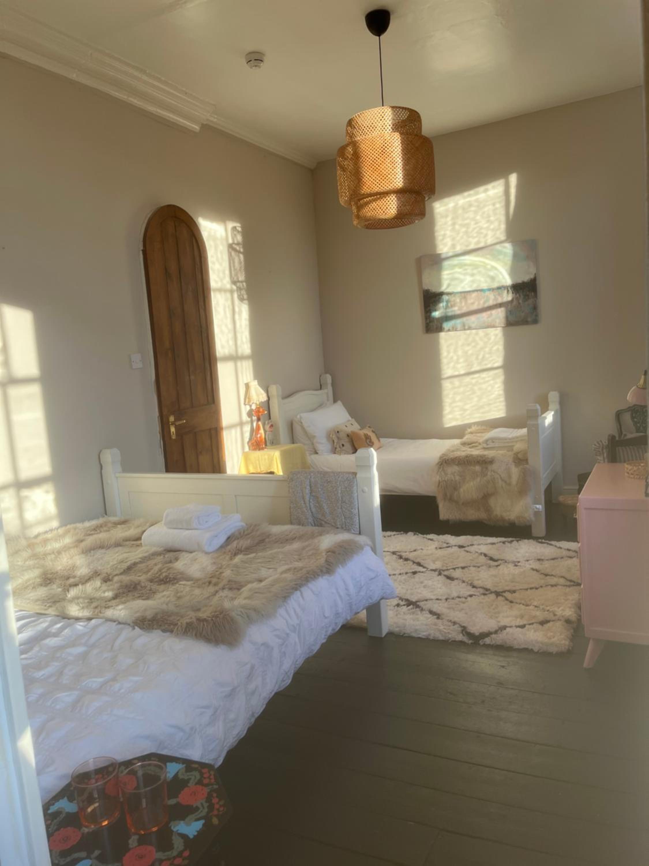 Deluxe Family Suite - Photo 4