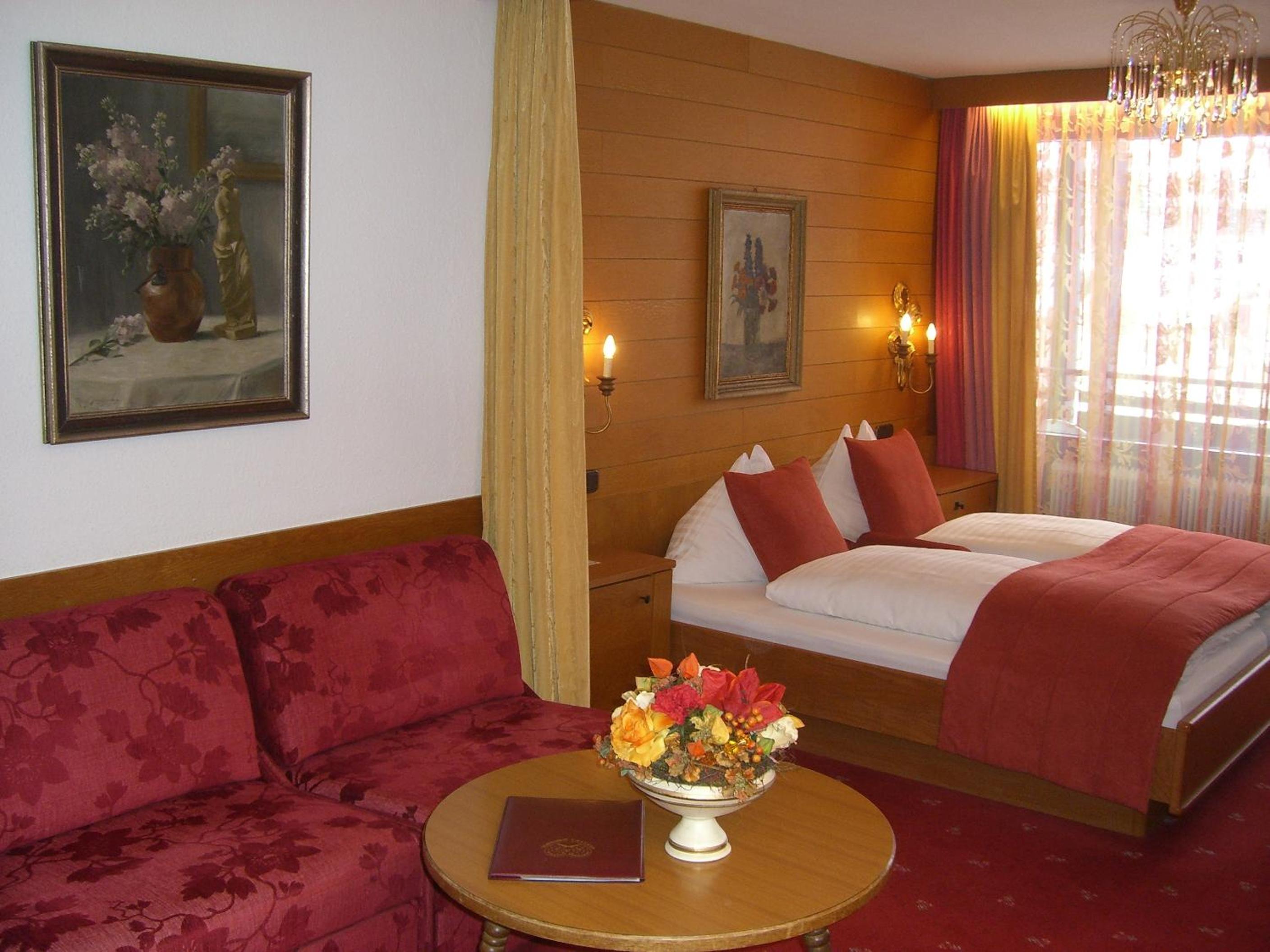 Comfort Family Room - Photo 4