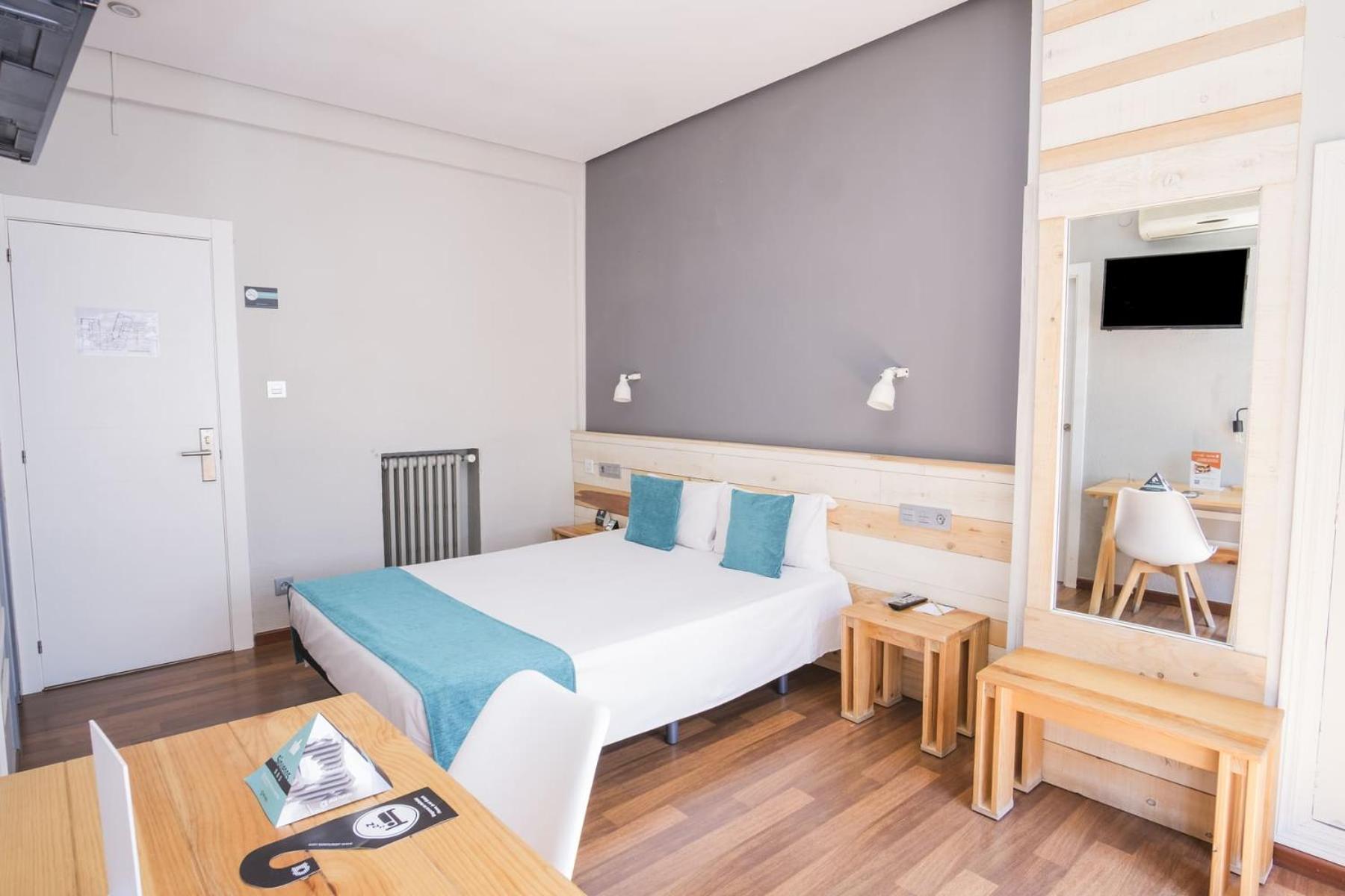 Standard Double or Twin Room photo 2
