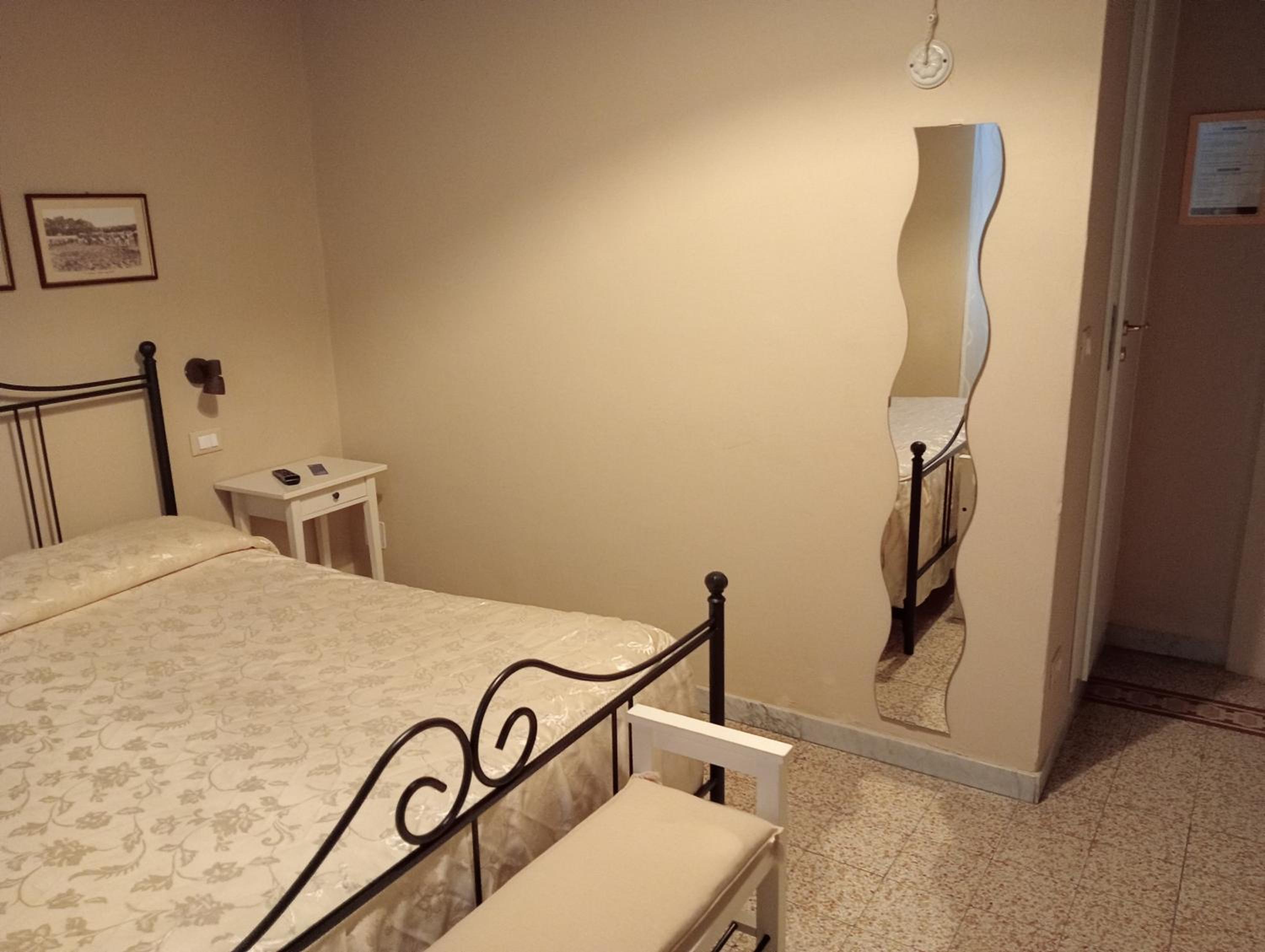 Double Room - Photo 13
