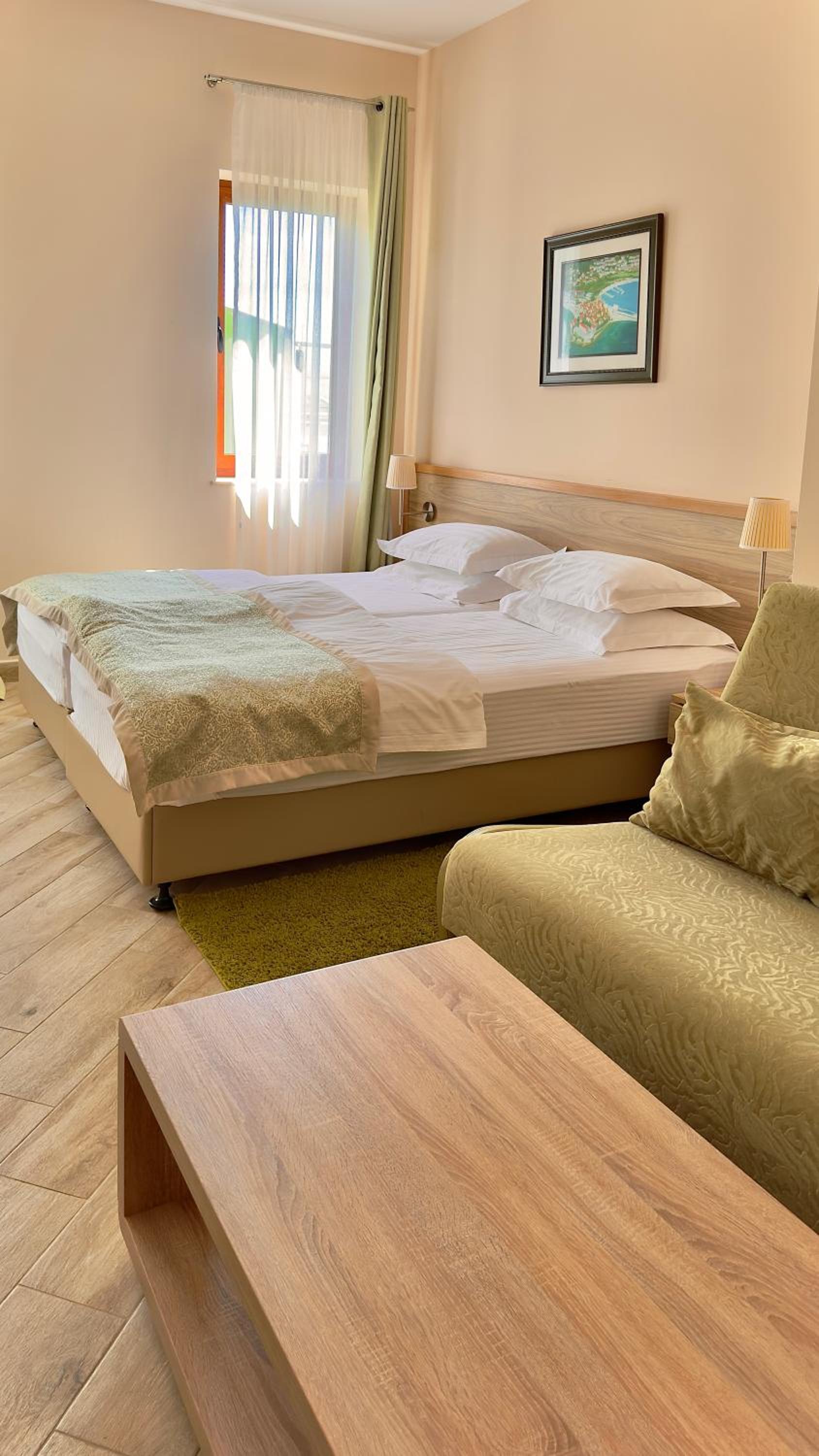 Large Double or Twin Room