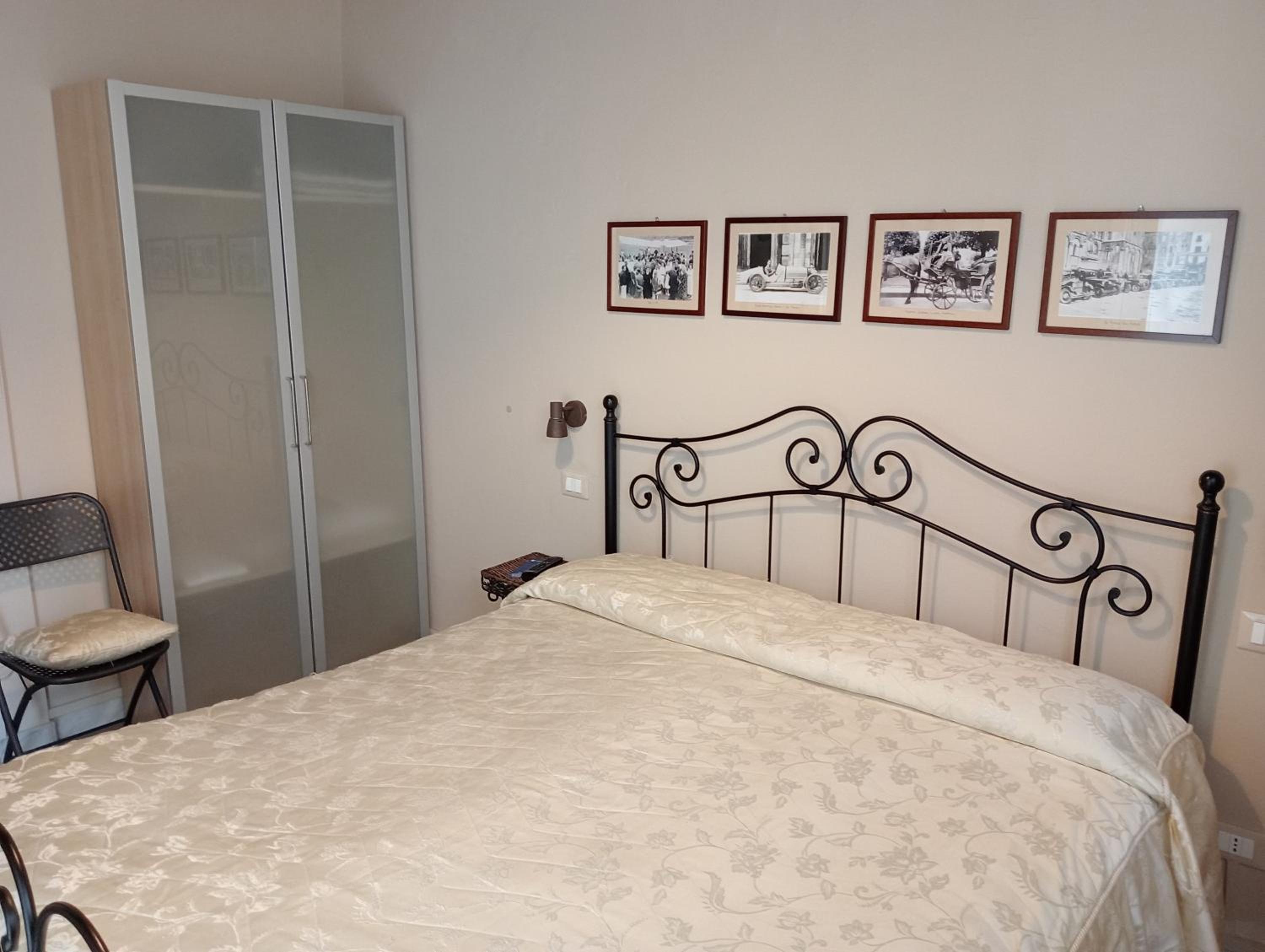 Double Room - Photo 12