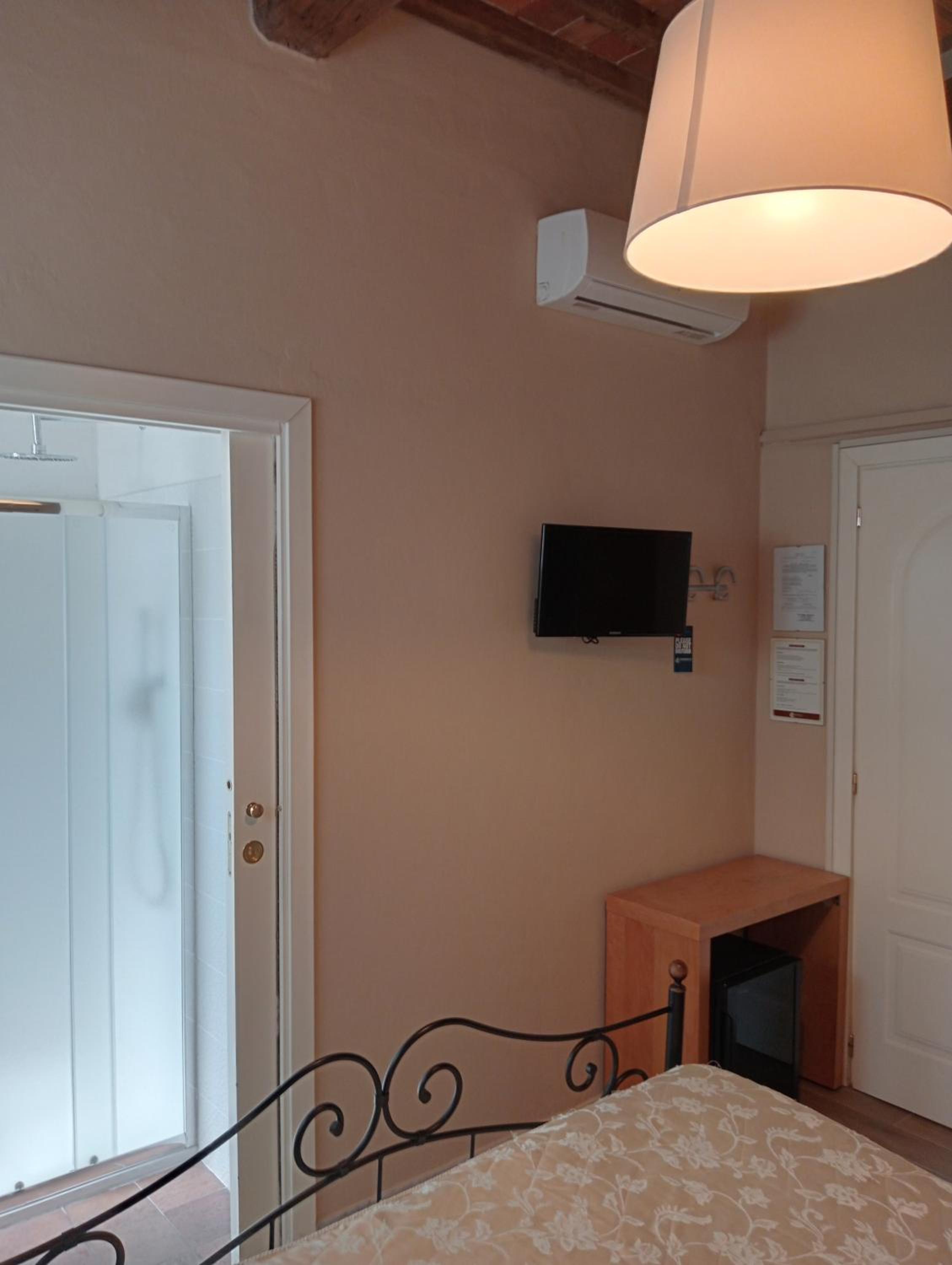 Double Room - Photo 14