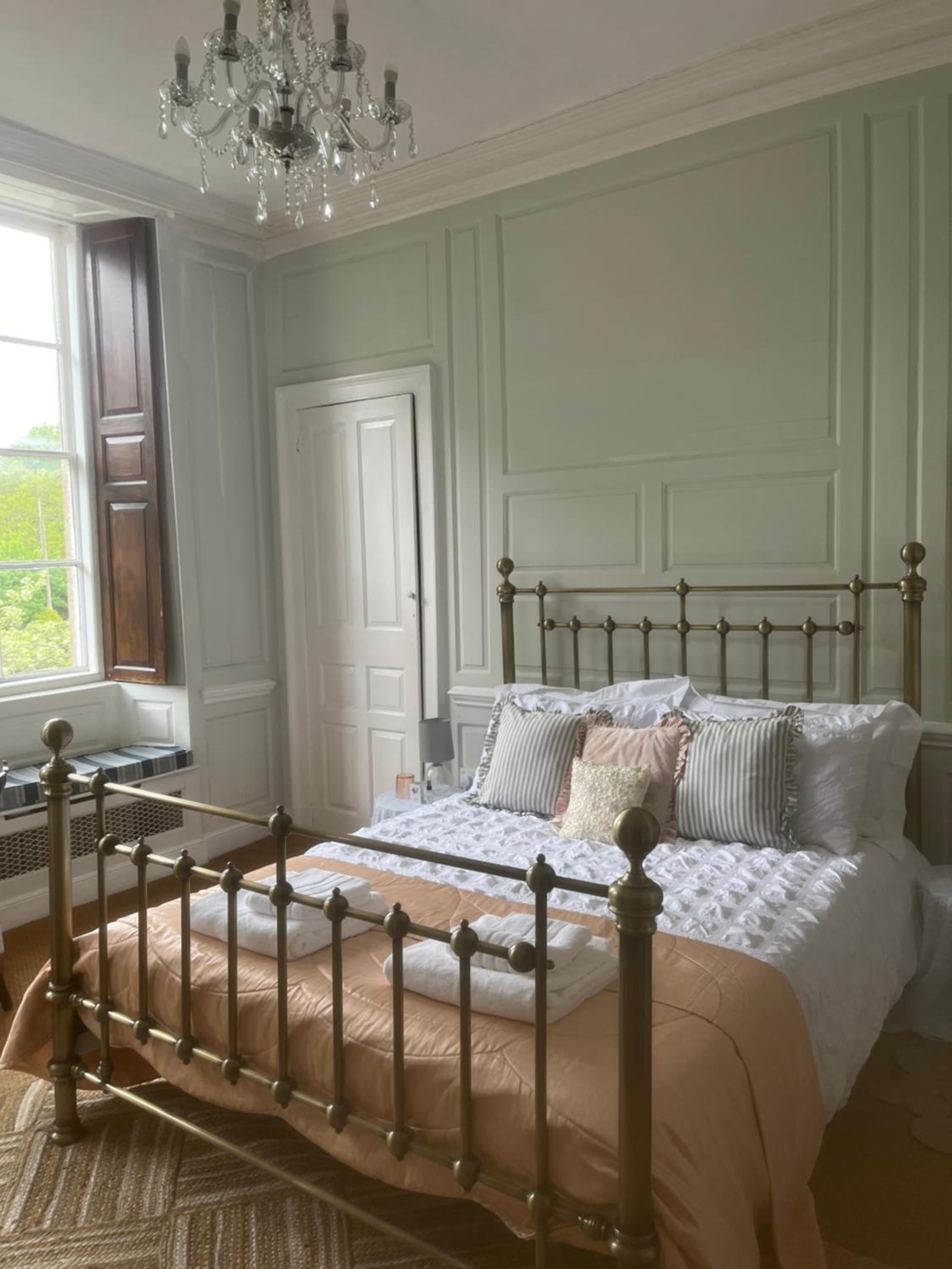 Deluxe Family Suite - Photo 6