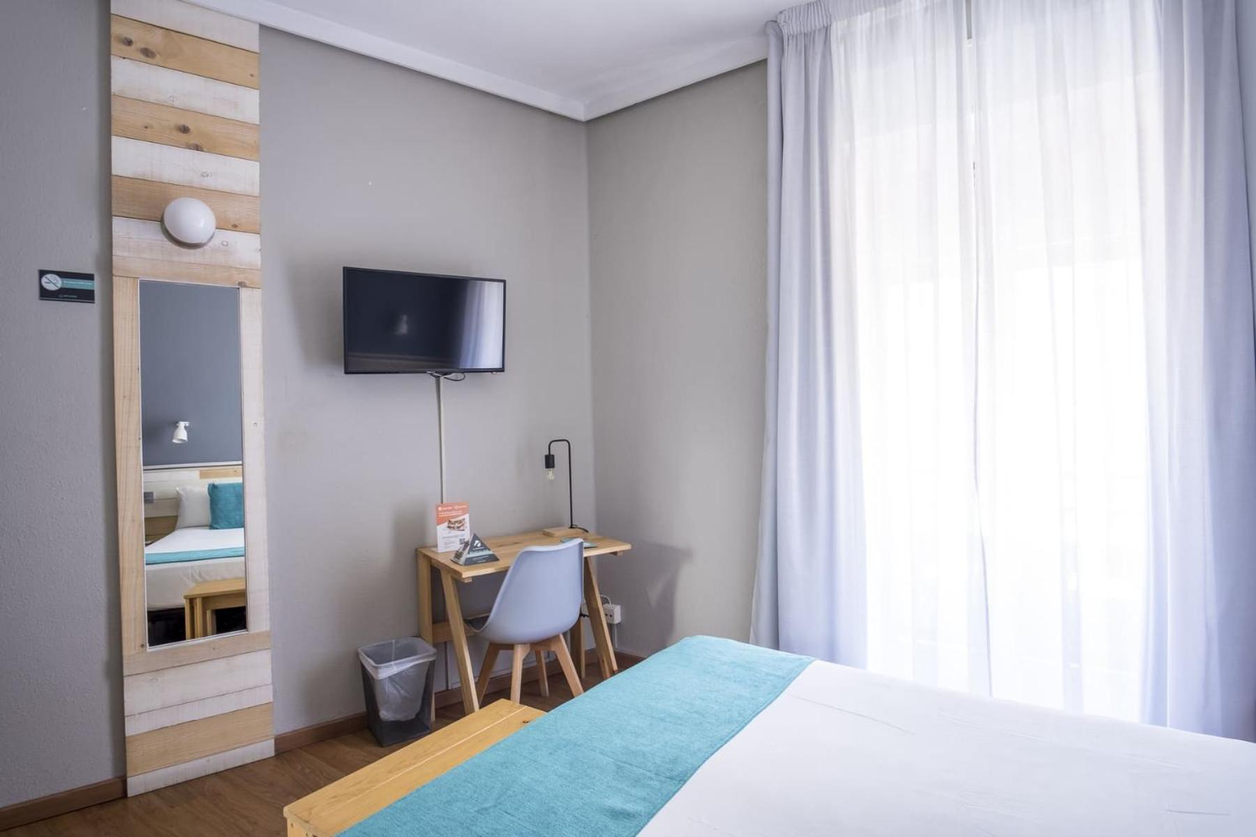 Standard Double or Twin Room with Balcony photo 2