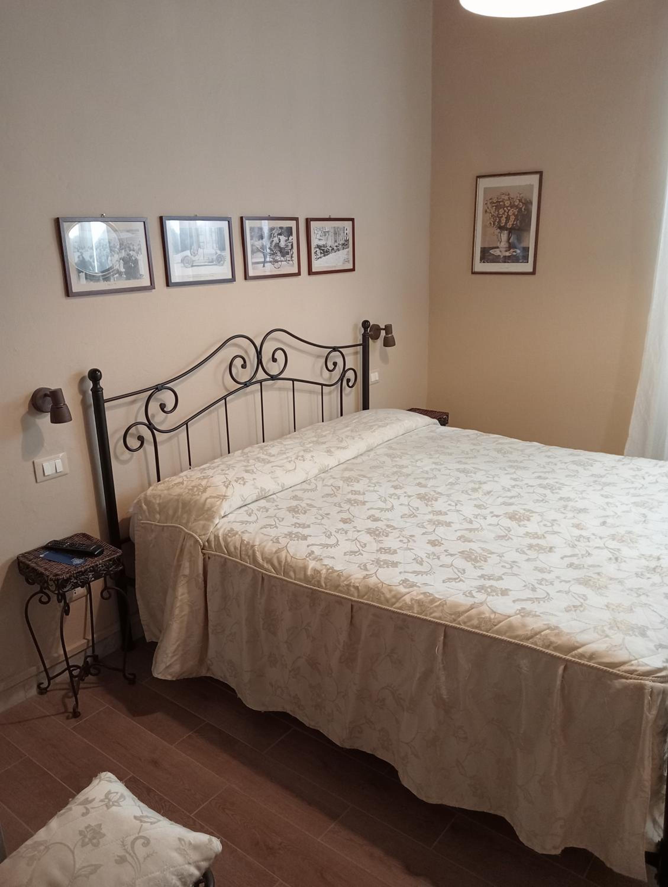 Double Room - Photo 3