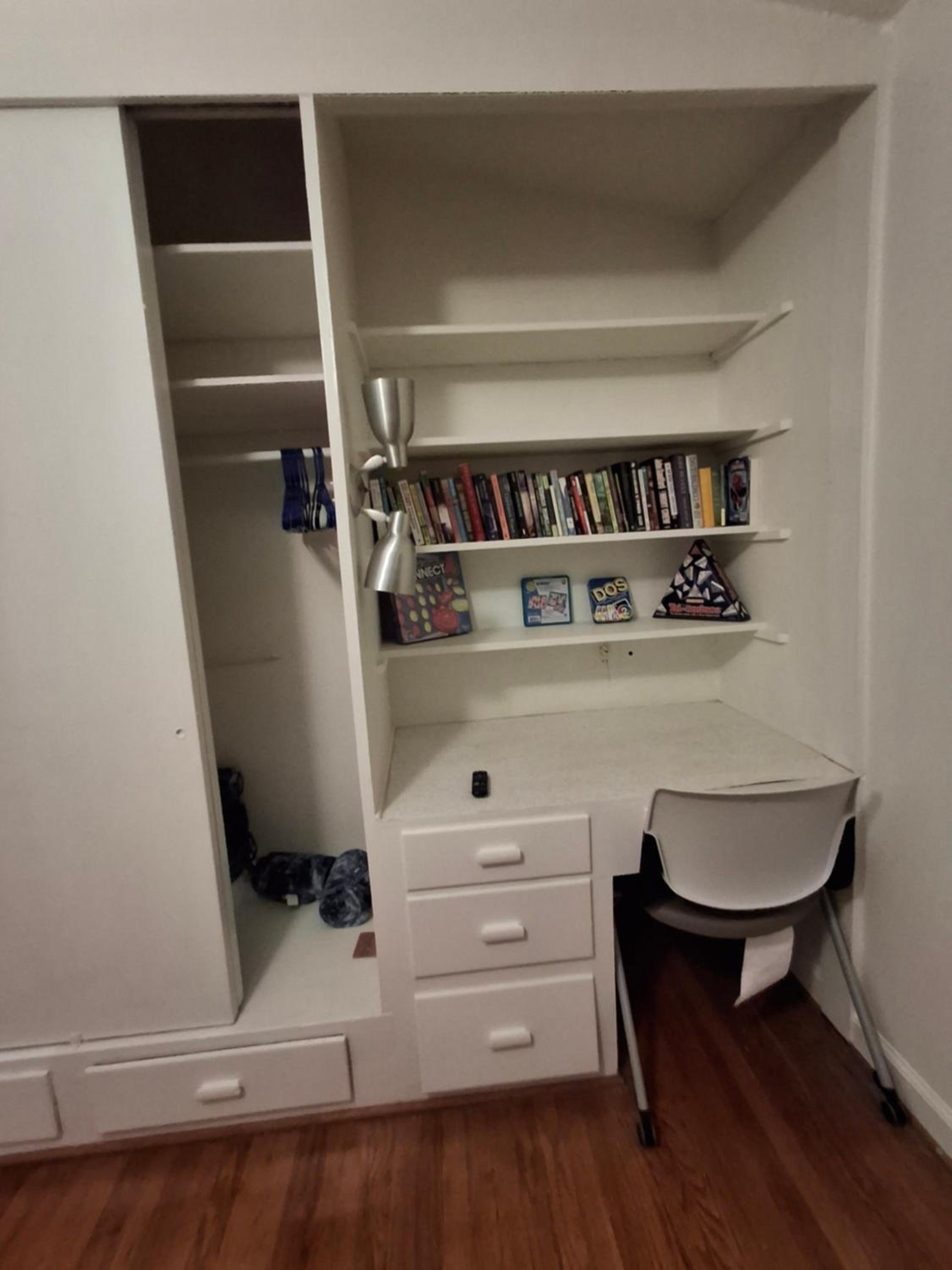 Three-Bedroom House photo 3