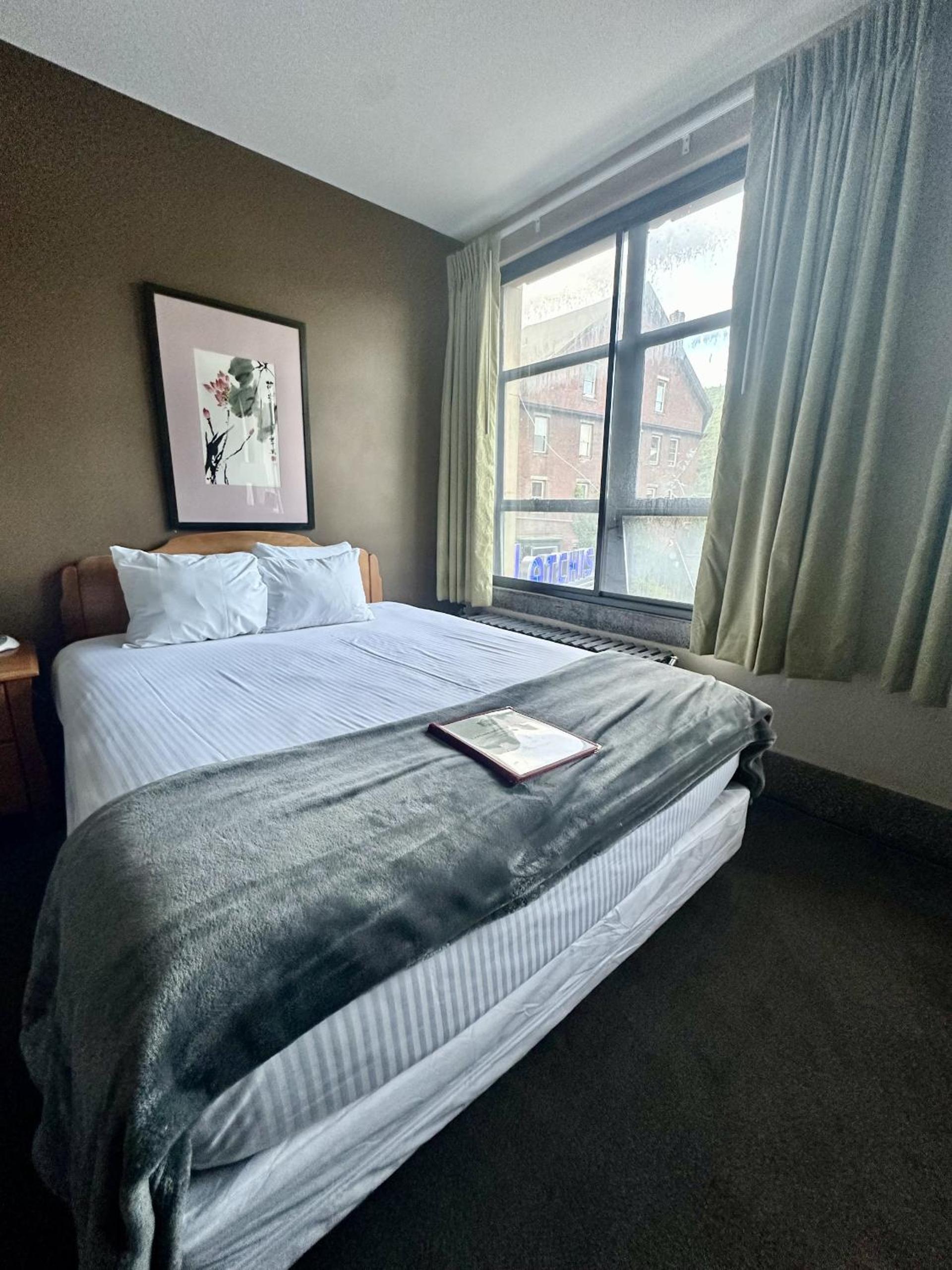 Double Room - Photo 2