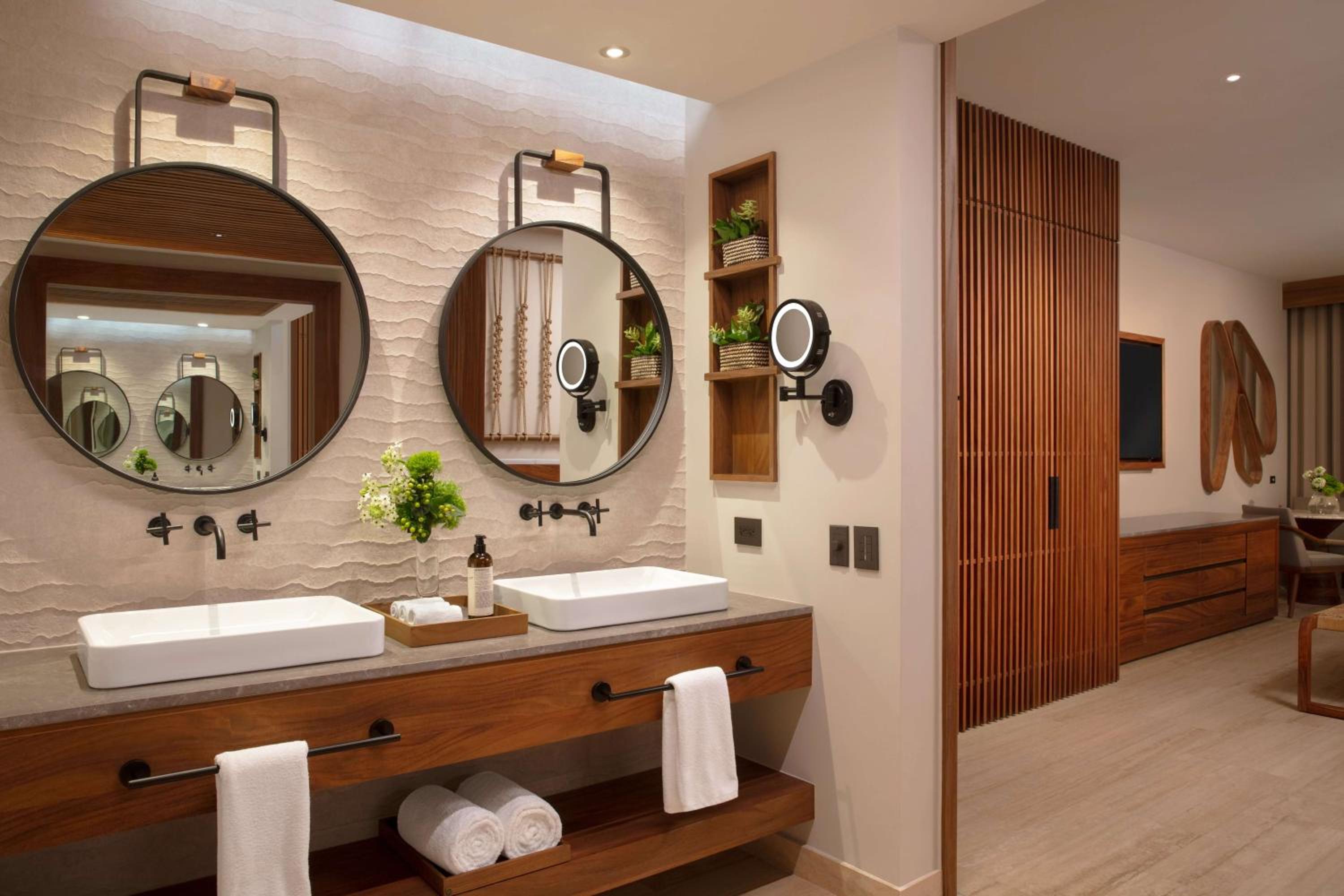 Preferred Club Junior Suite Swim Out Ocean Front