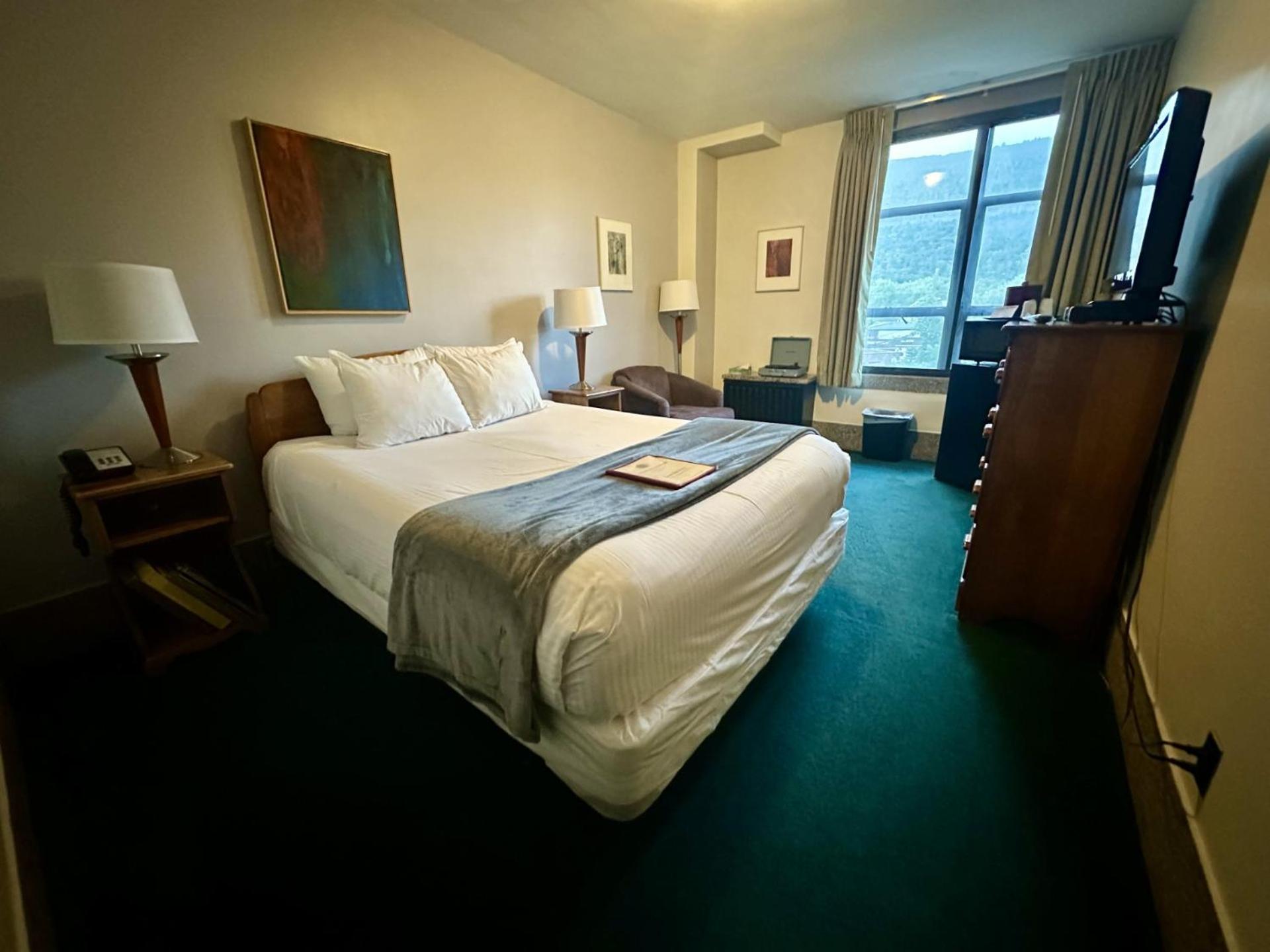 Queen Room