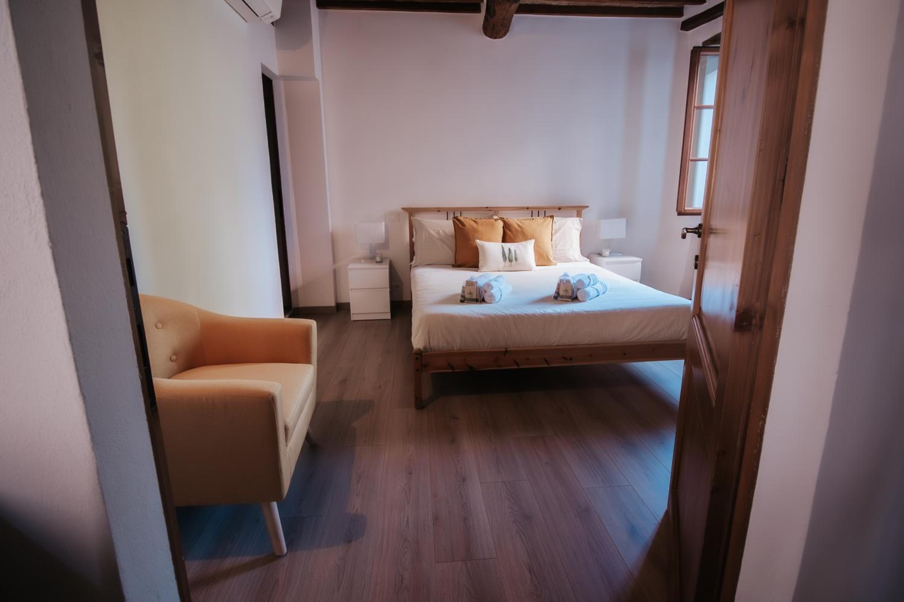 One-Bedroom House photo 1