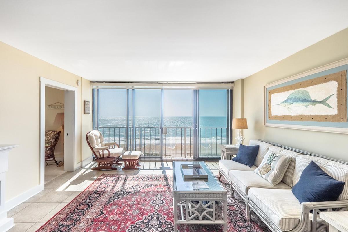 Two-Bedroom Apartment - Oceanfront photo 2