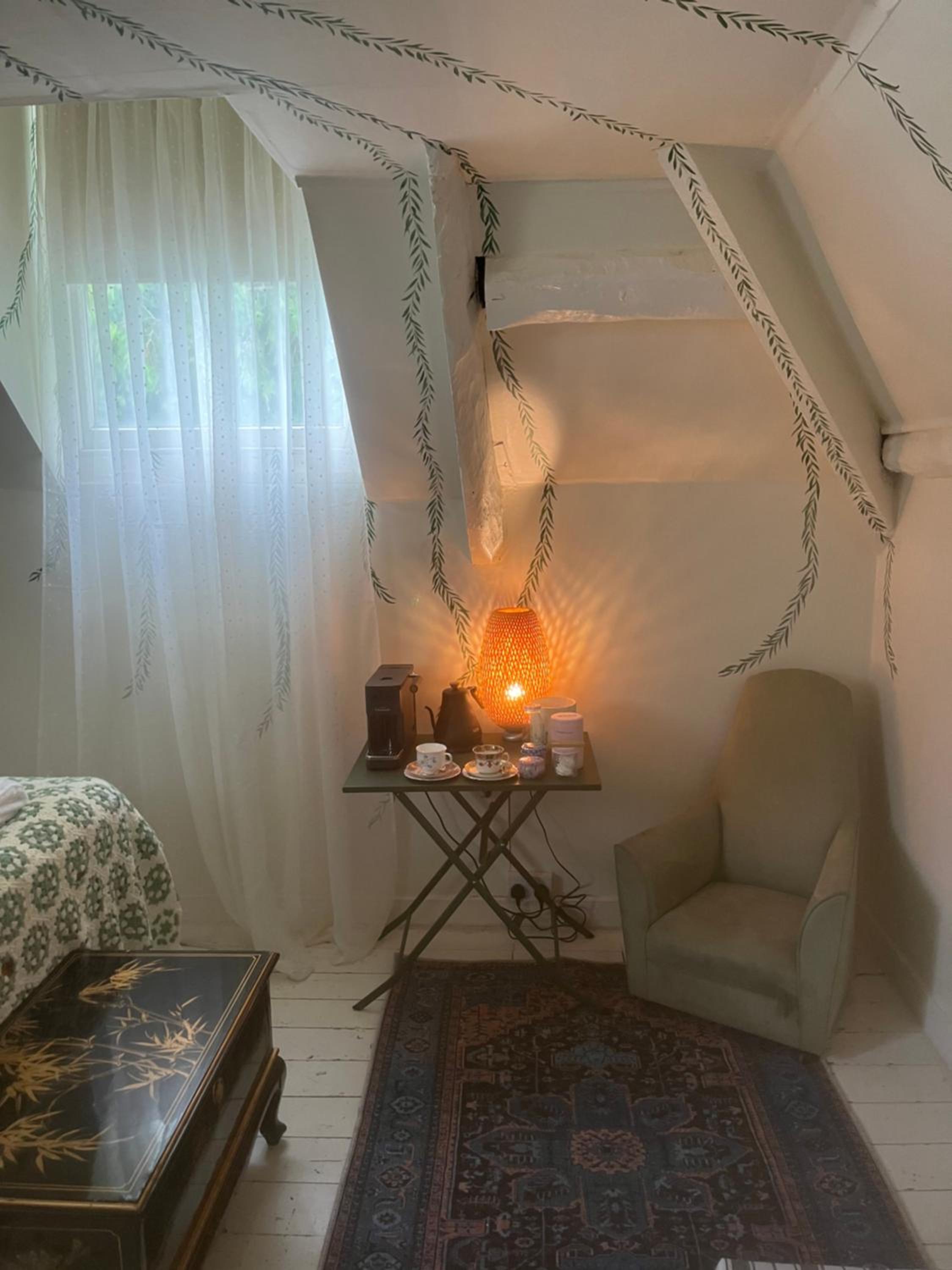 Deluxe Double Room (2 Adults + 1 Child) - Photo 5
