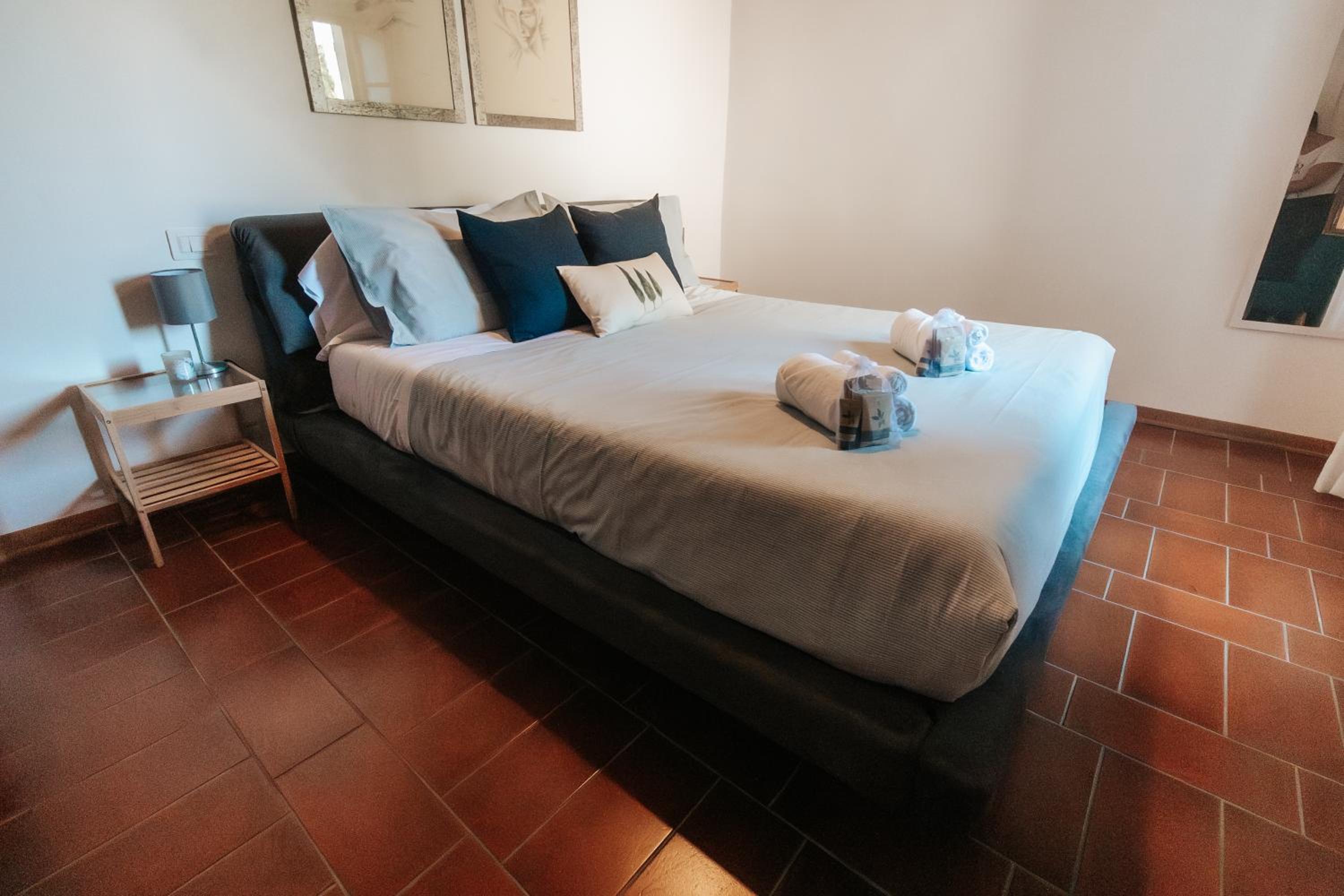 Three-Bedroom House photo 2