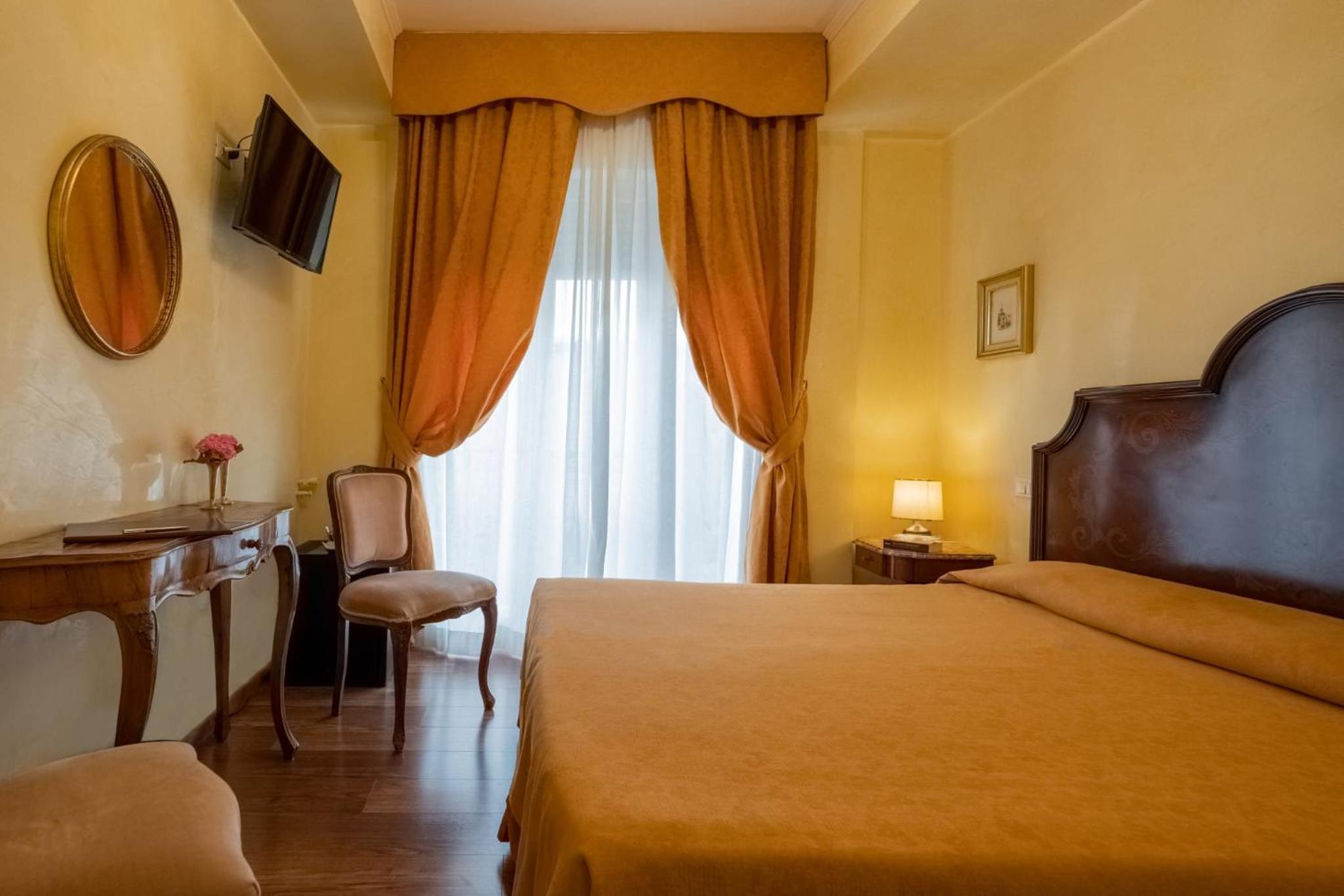 Standard Double Room - Photo 6