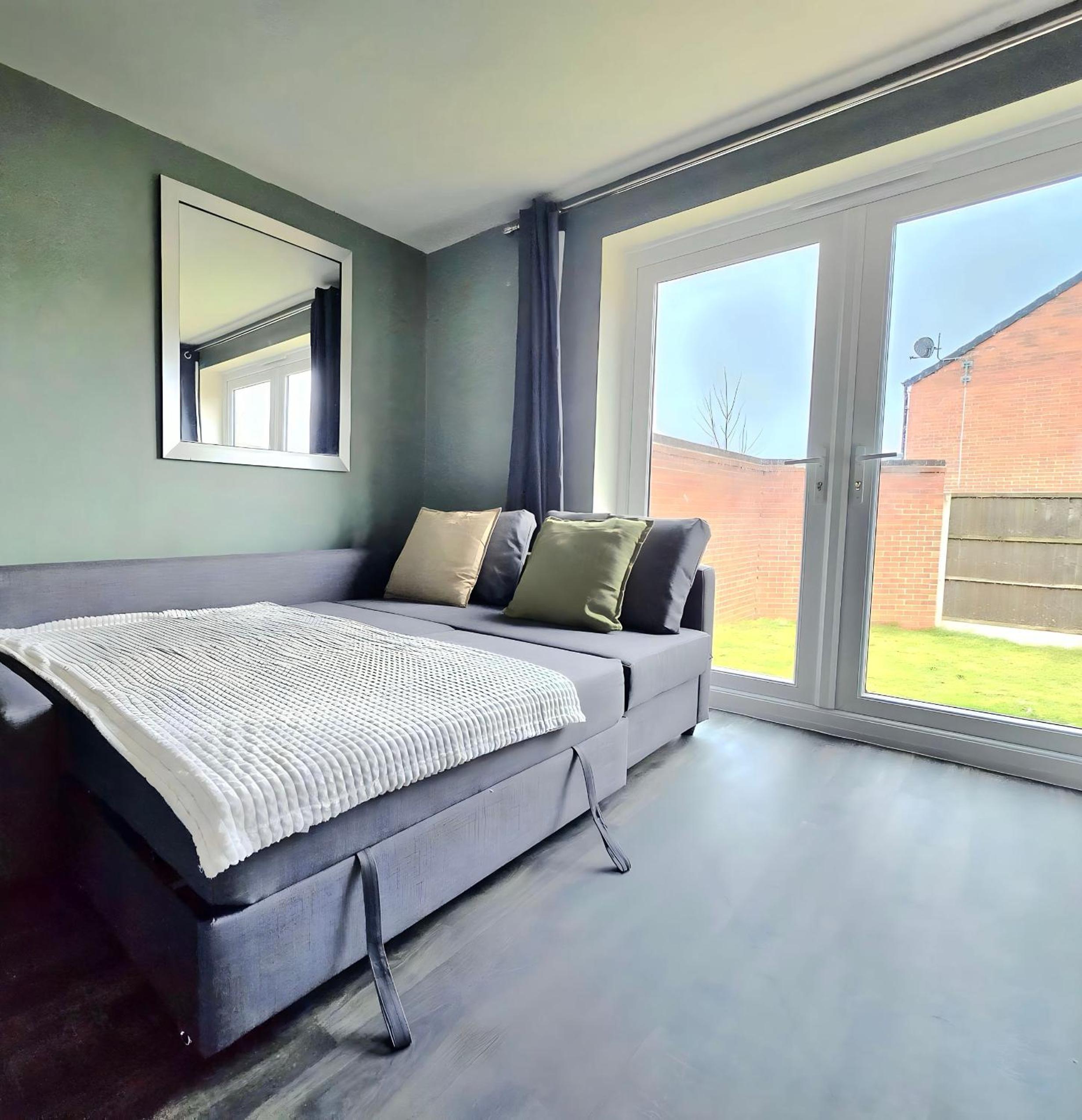 Two-Bedroom House photo 3