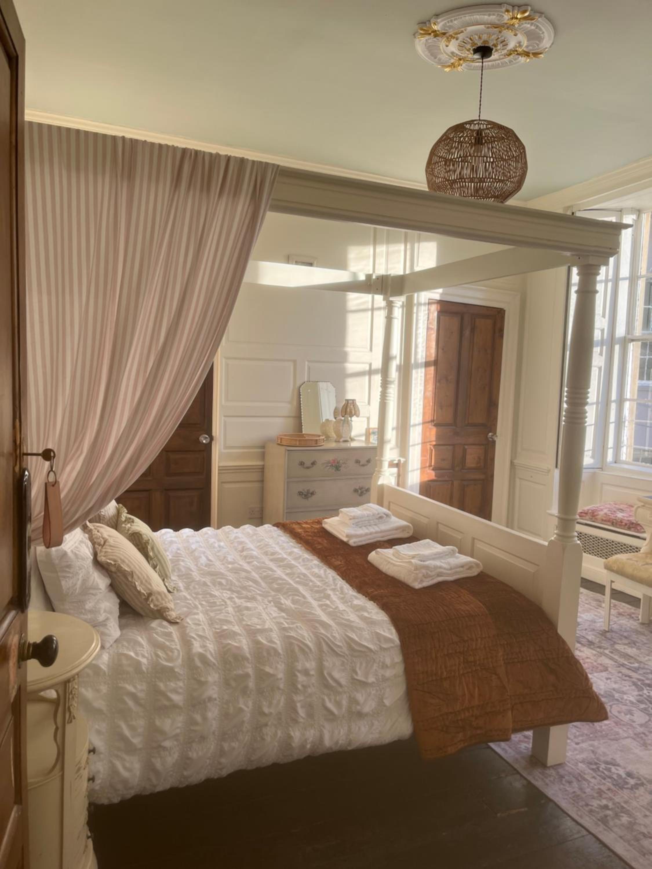 Deluxe King Room photo 1